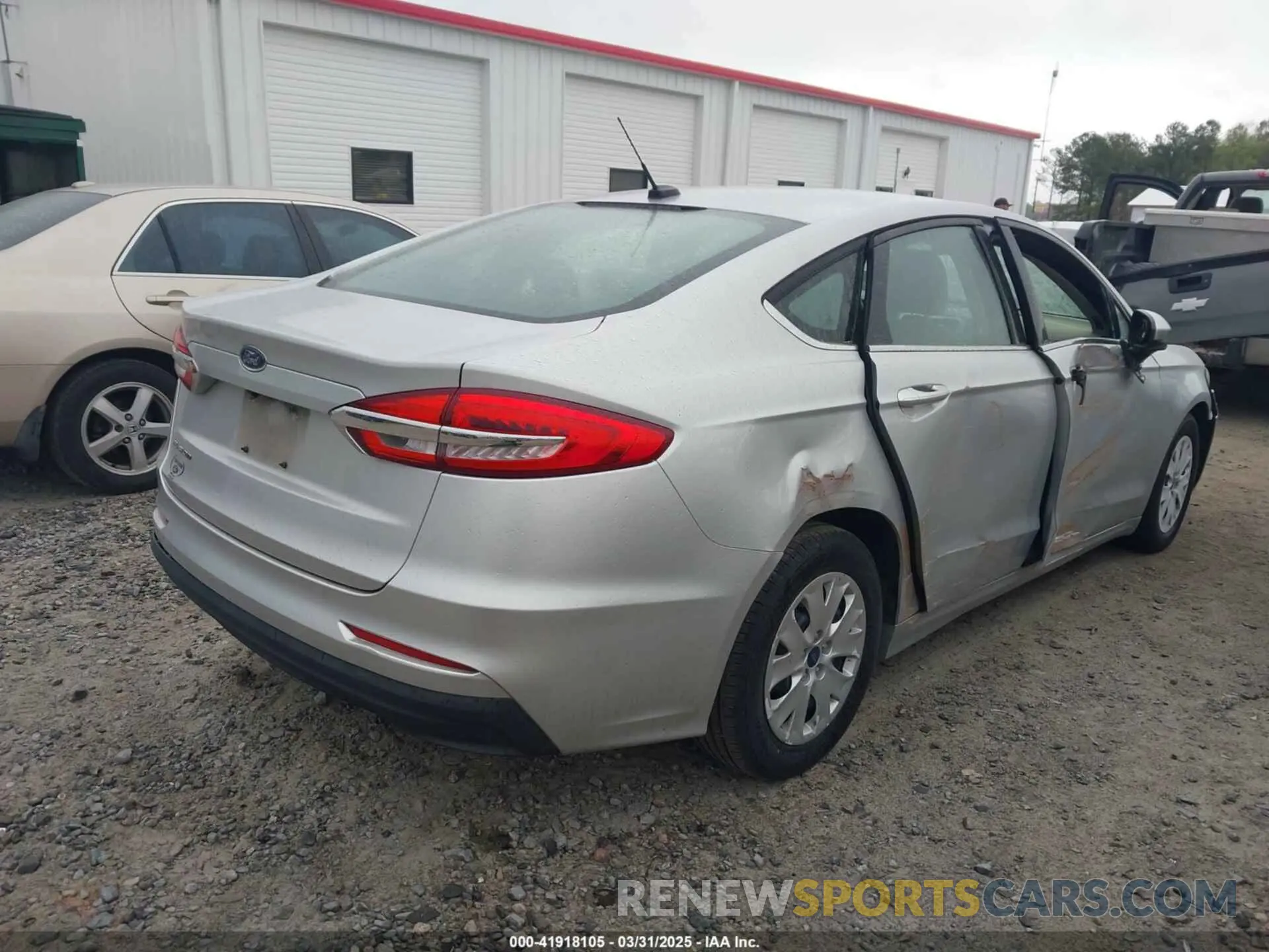 4 fotografías del automóvil dañado 3FA6P0G71KR126921 FORD FUSION 2019