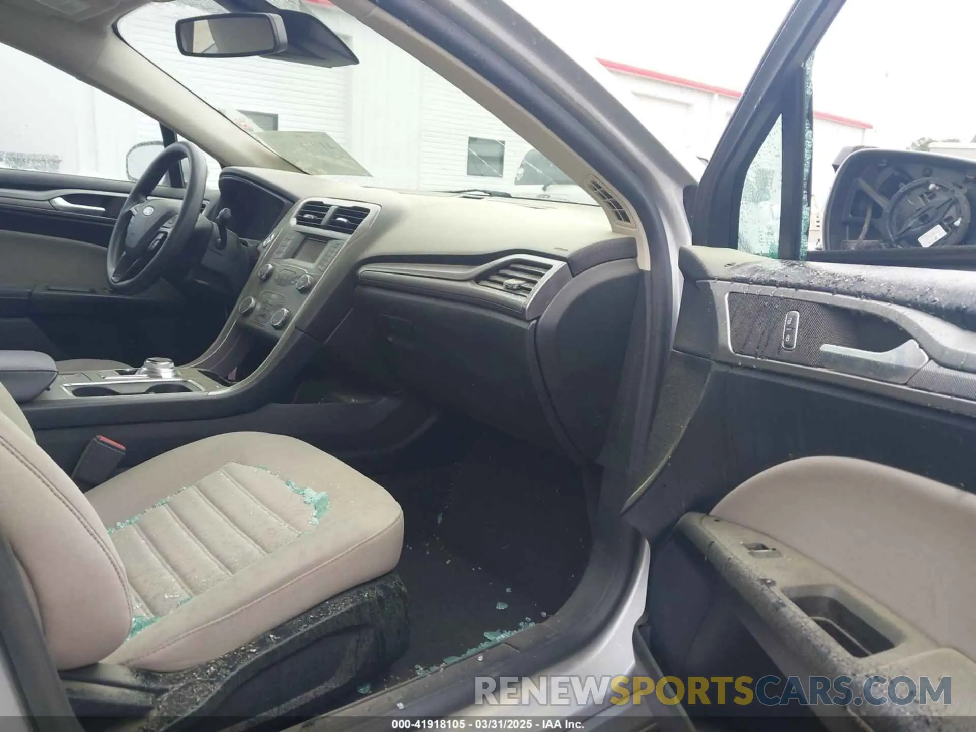 5 fotografías del automóvil dañado 3FA6P0G71KR126921 FORD FUSION 2019