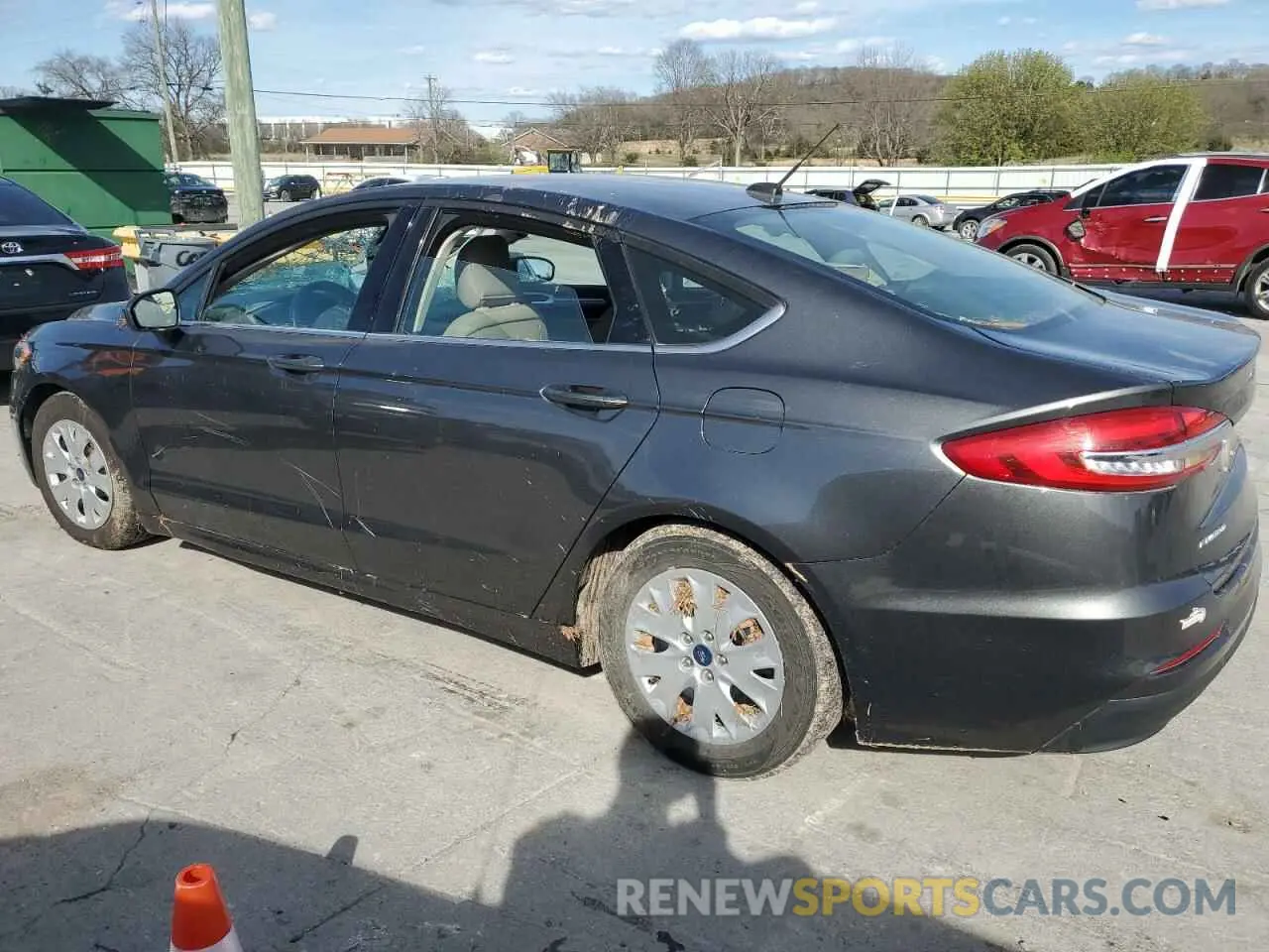 2 fotografías del automóvil dañado 3FA6P0G74KR135936 FORD FUSION 2019