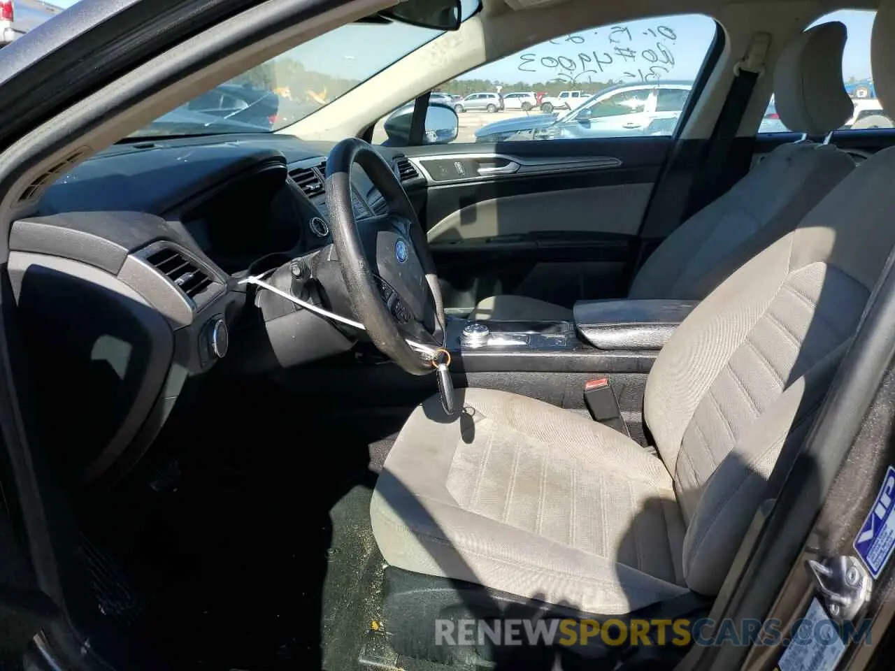 7 fotografías del automóvil dañado 3FA6P0G74KR250083 FORD FUSION 2019