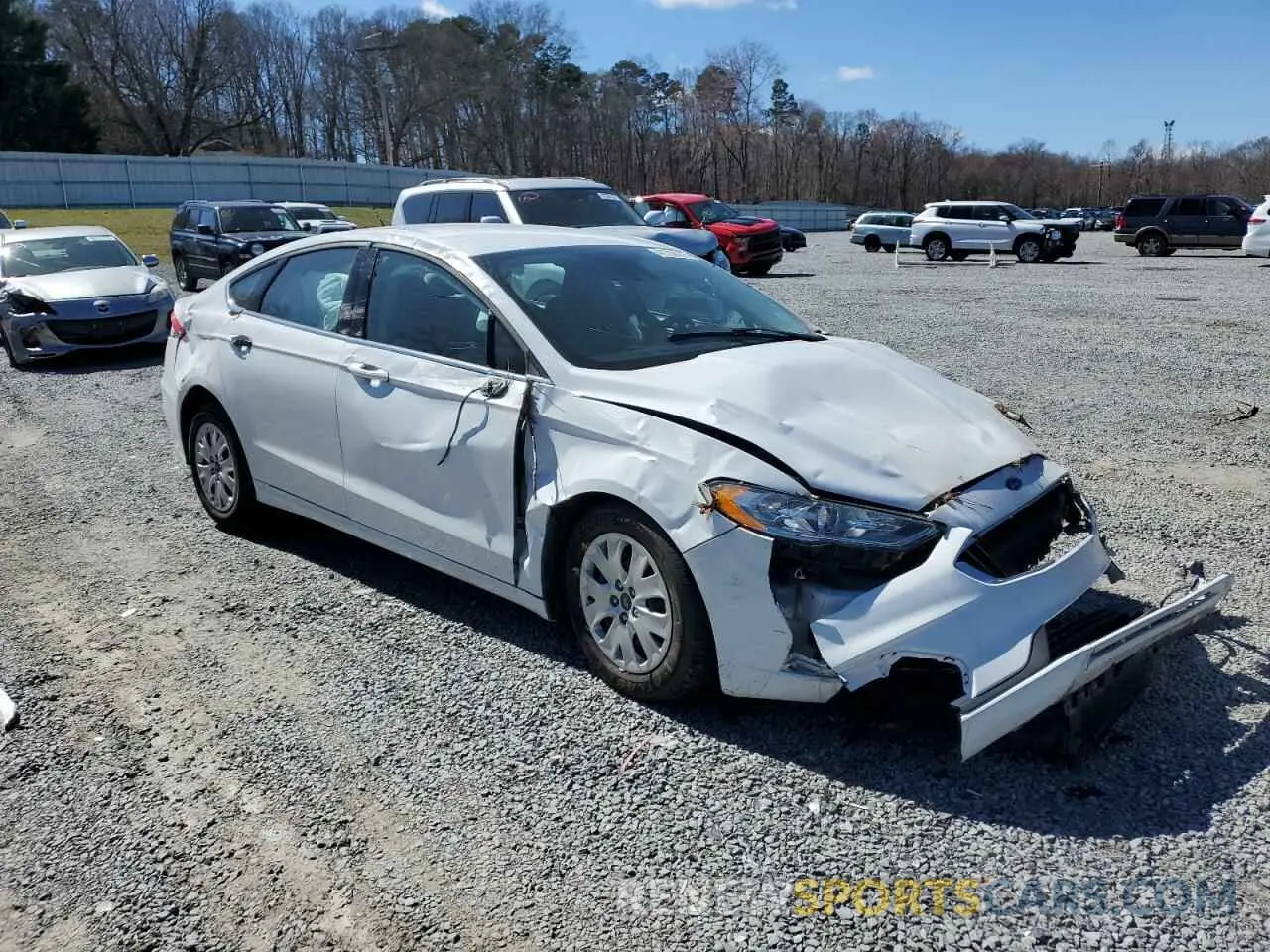 4 fotografías del automóvil dañado 3FA6P0G75KR280788 FORD FUSION 2019