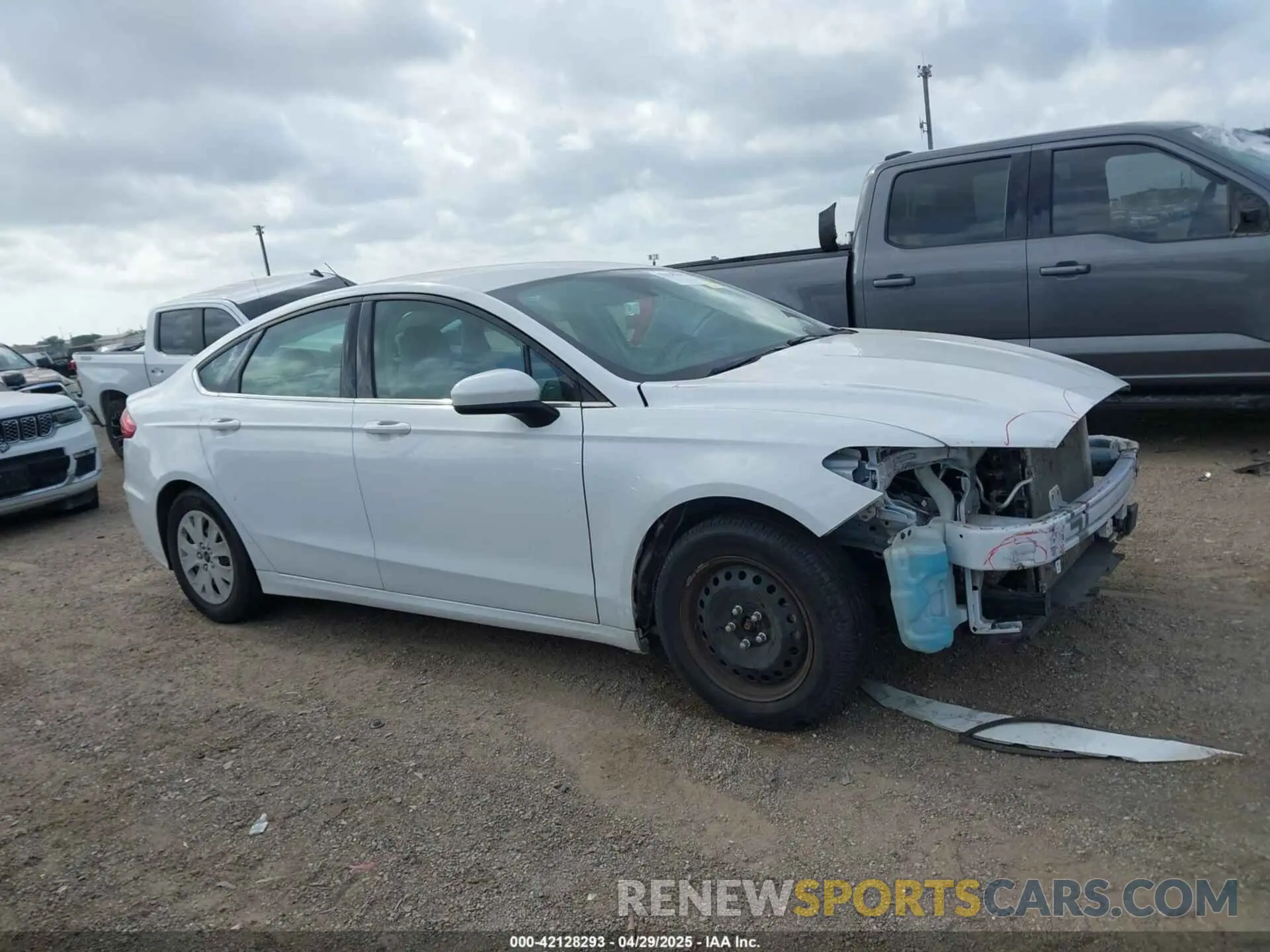 14 fotografías del automóvil dañado 3FA6P0G76KR170915 FORD FUSION 2019