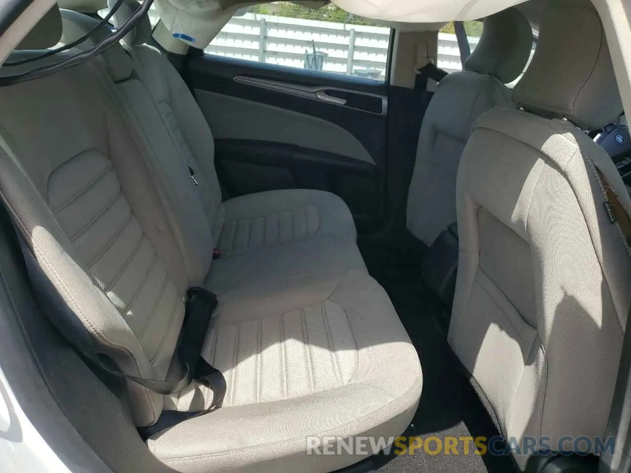10 fotografías del automóvil dañado 3FA6P0G76KR229610 FORD FUSION 2019