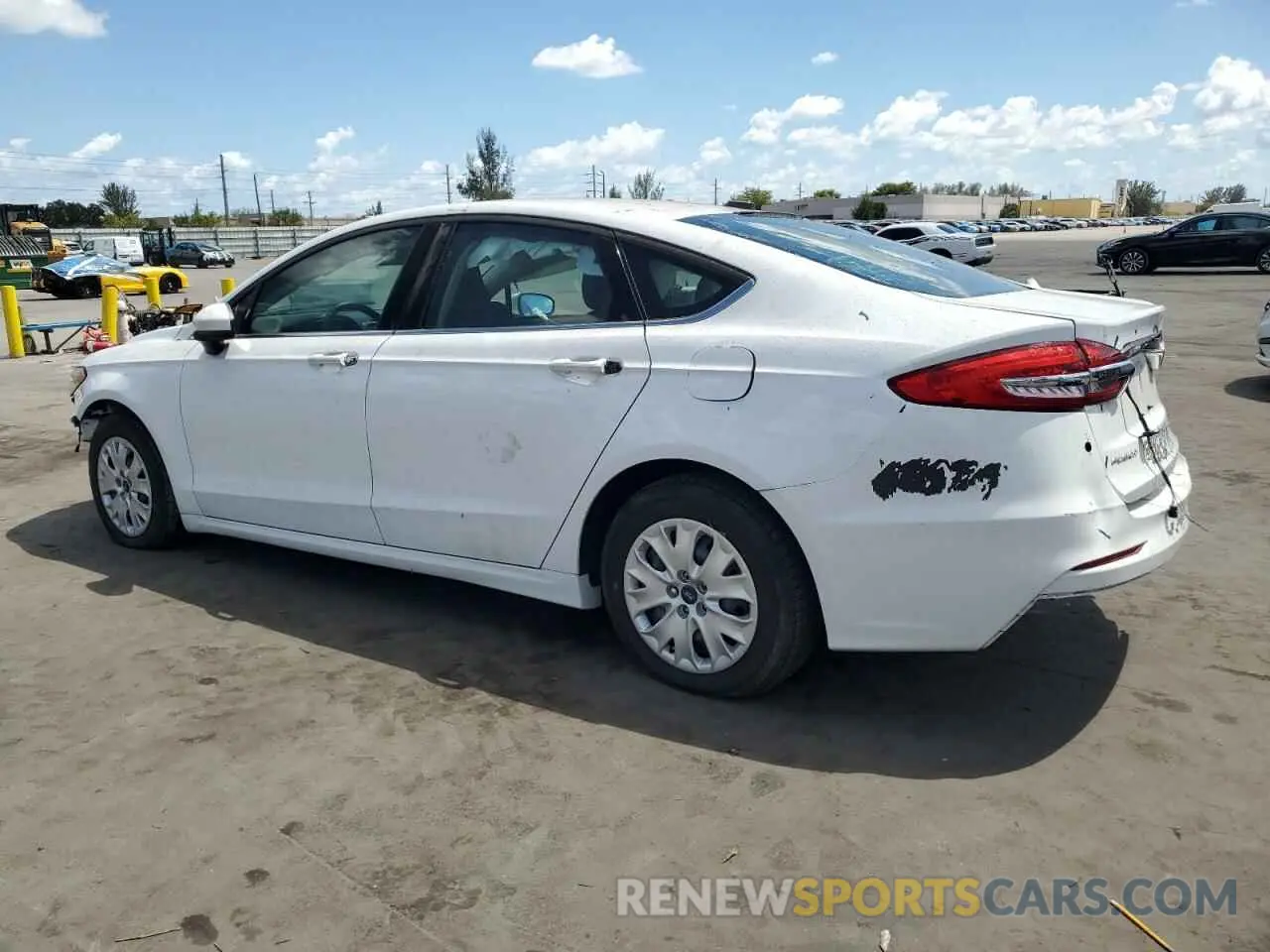 2 fotografías del automóvil dañado 3FA6P0G76KR229610 FORD FUSION 2019