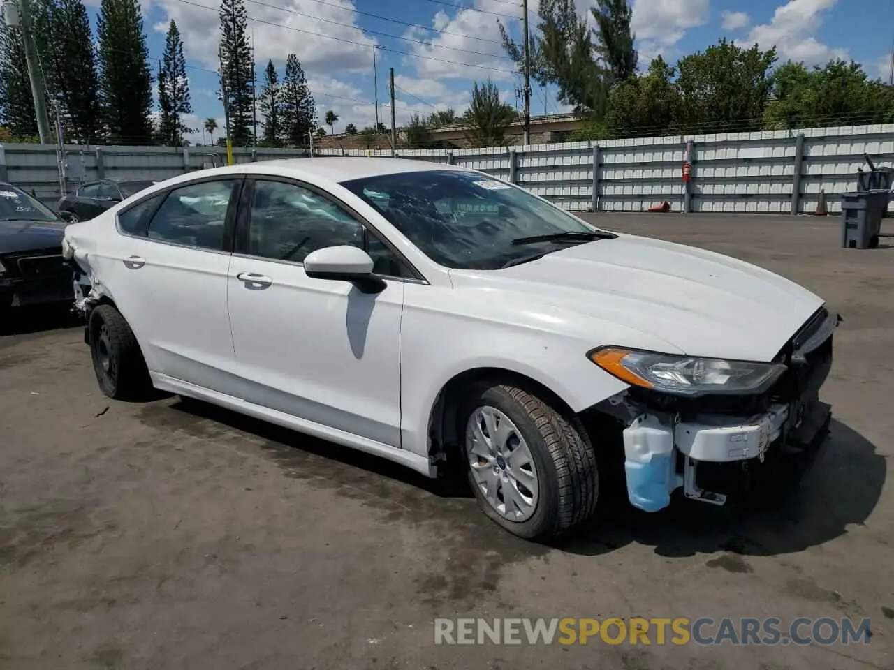 4 fotografías del automóvil dañado 3FA6P0G76KR229610 FORD FUSION 2019