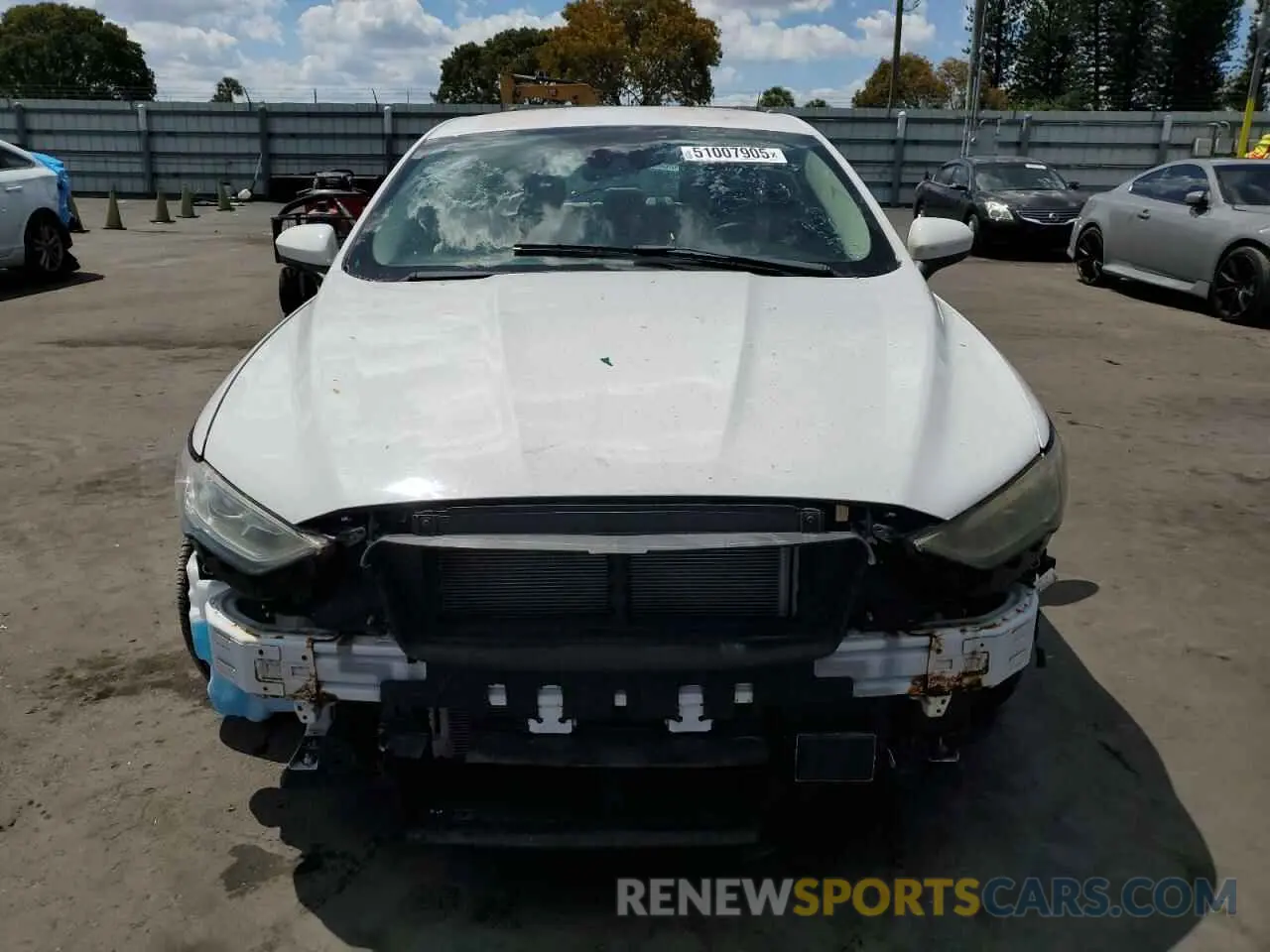 5 fotografías del automóvil dañado 3FA6P0G76KR229610 FORD FUSION 2019