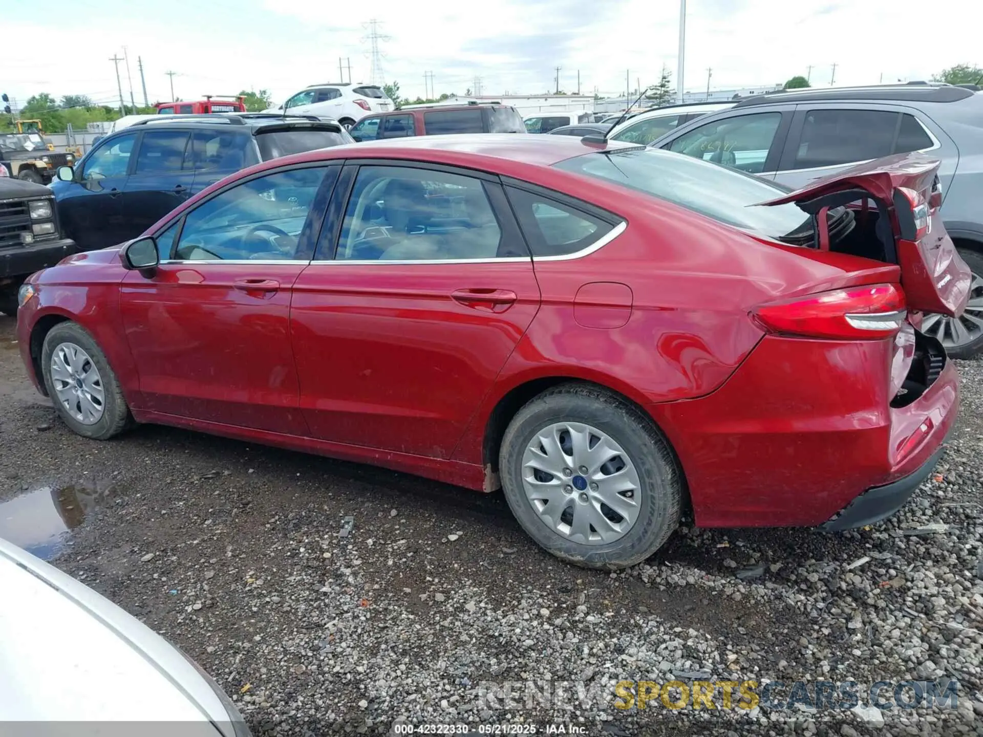 14 fotografías del automóvil dañado 3FA6P0G76KR233267 FORD FUSION 2019