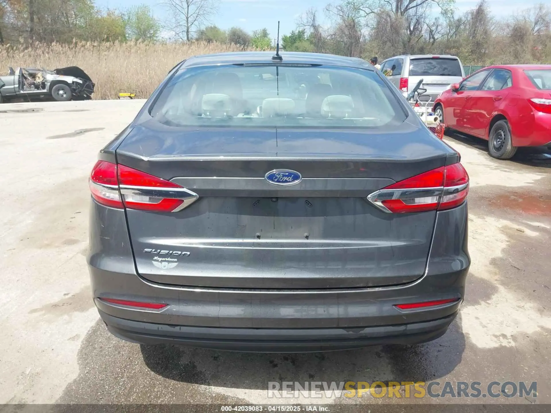 16 fotografías del automóvil dañado 3FA6P0G76KR247492 FORD FUSION 2019