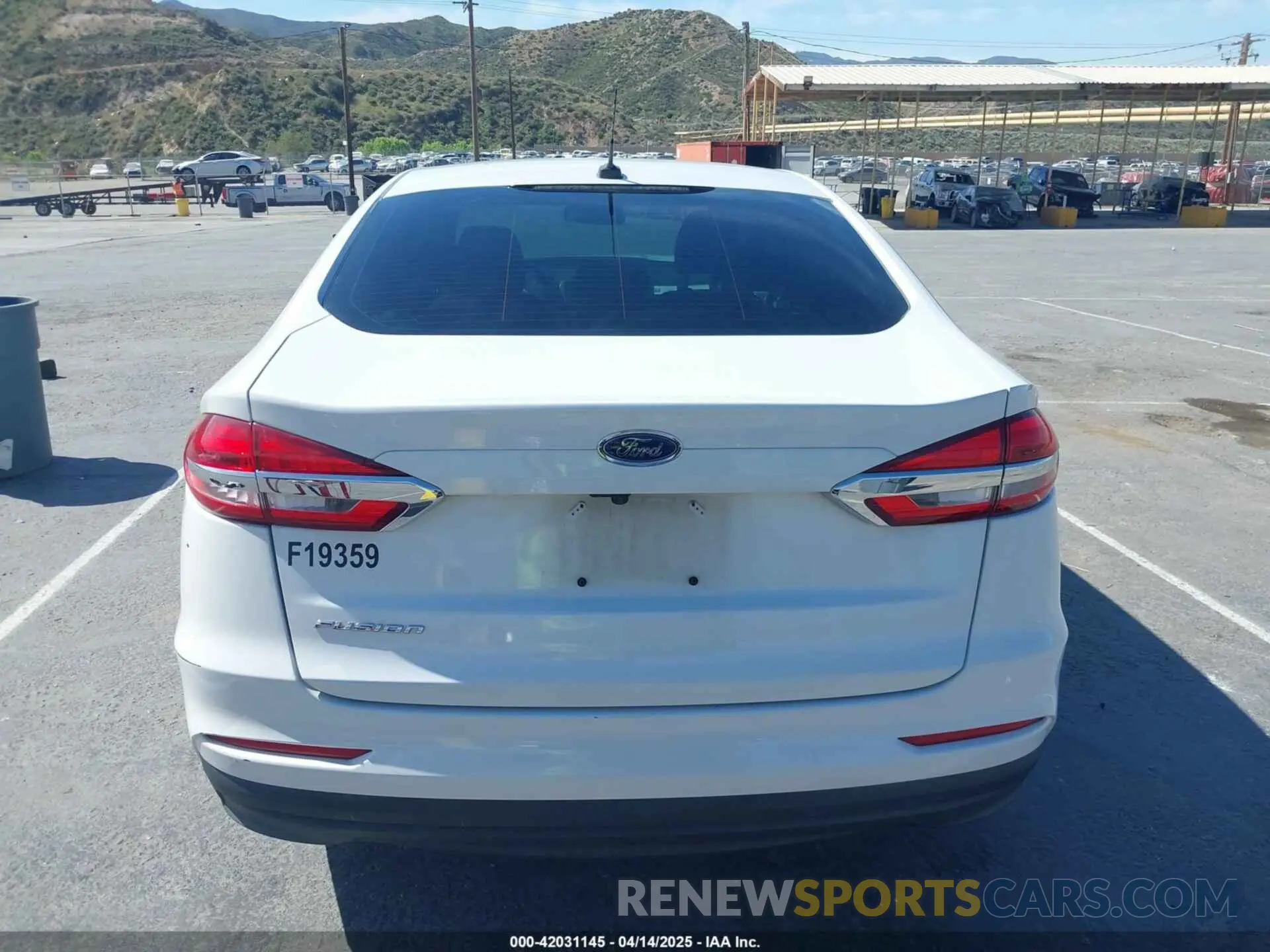 16 fotografías del automóvil dañado 3FA6P0G77KR218129 FORD FUSION 2019
