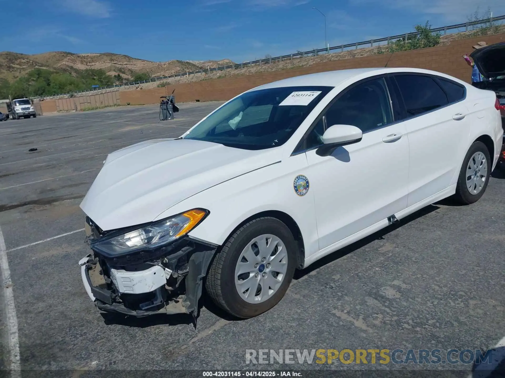 2 fotografías del automóvil dañado 3FA6P0G77KR218129 FORD FUSION 2019