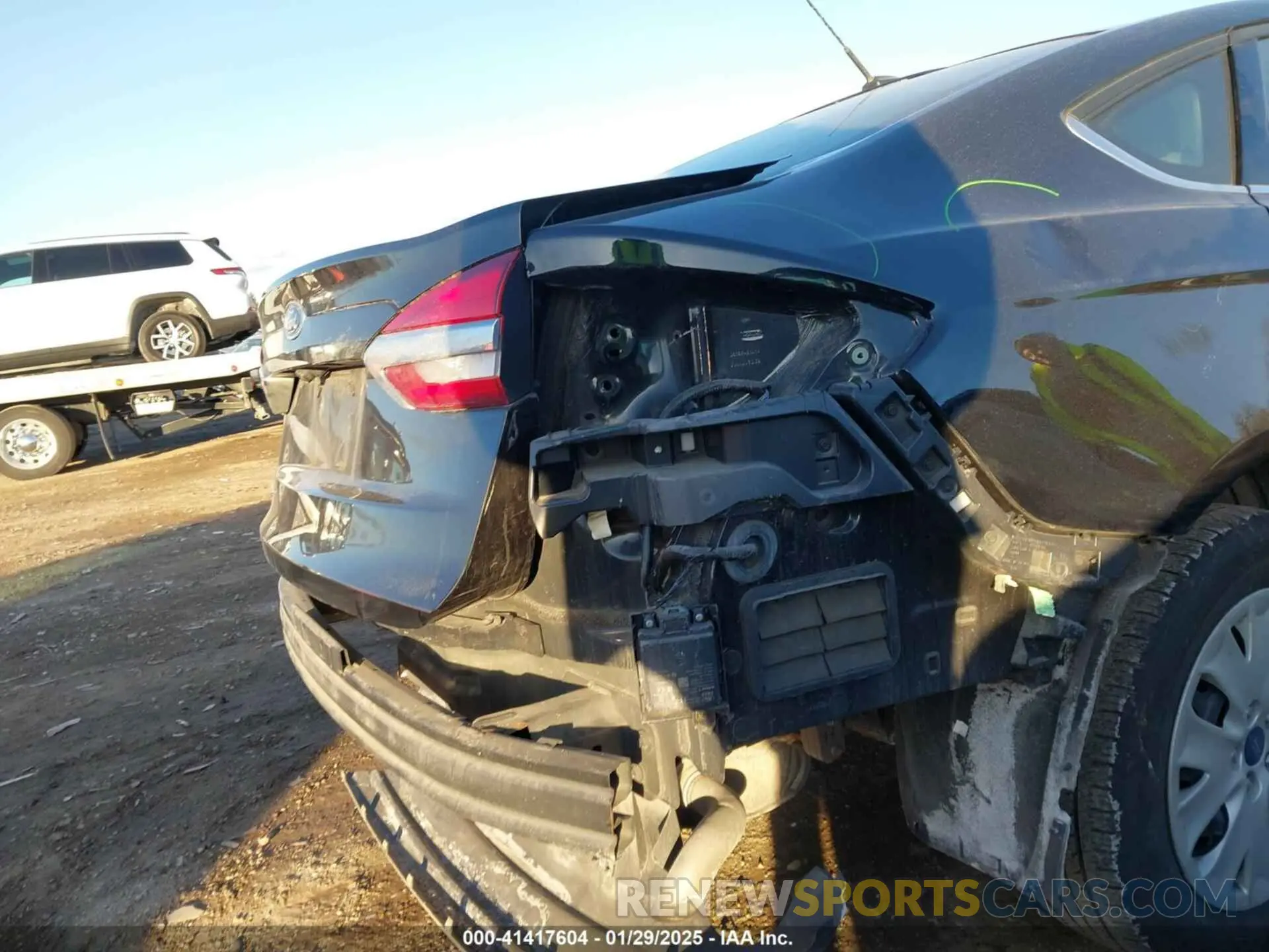 17 fotografías del automóvil dañado 3FA6P0G78KR194956 FORD FUSION 2019
