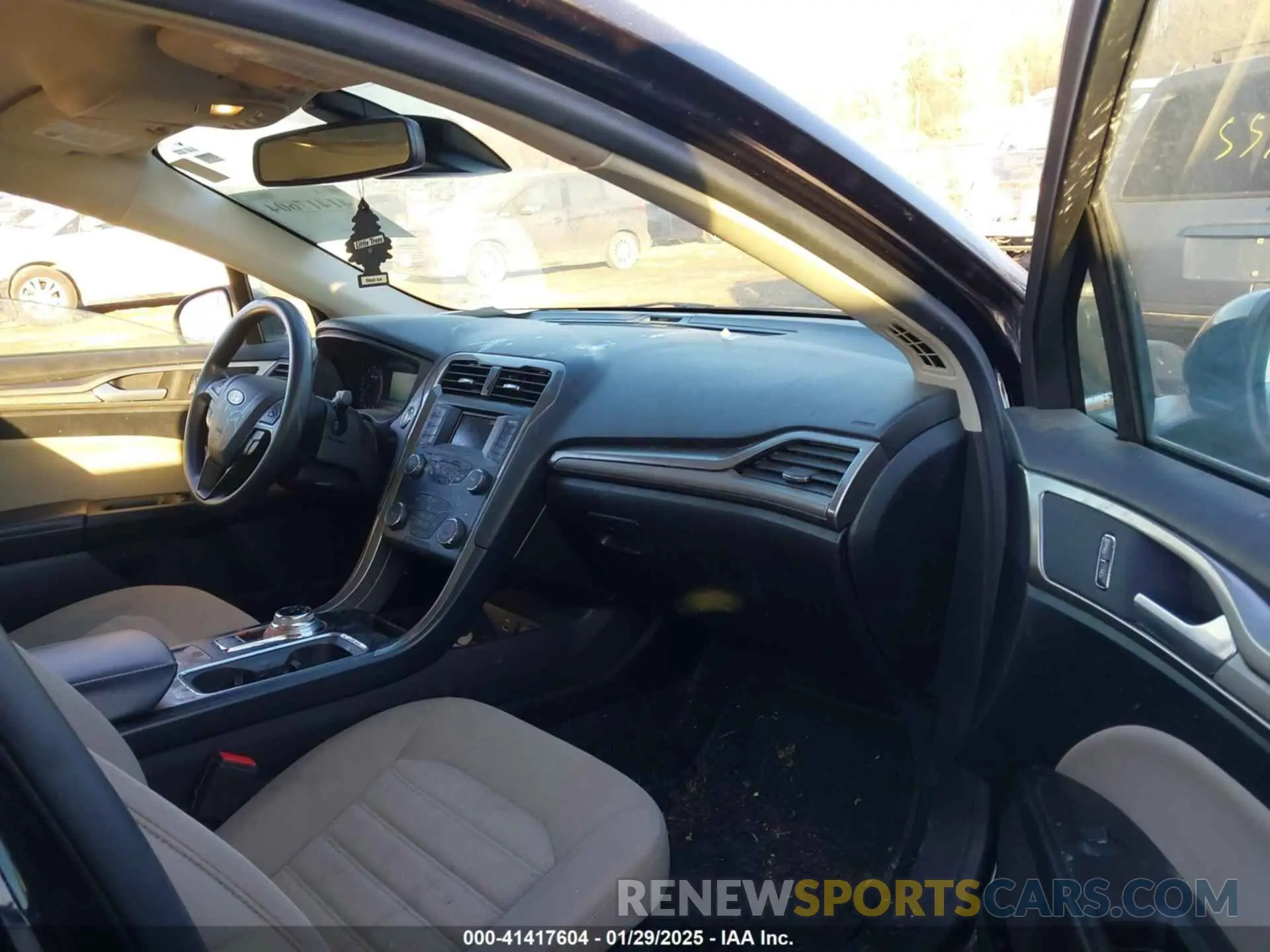 5 fotografías del automóvil dañado 3FA6P0G78KR194956 FORD FUSION 2019