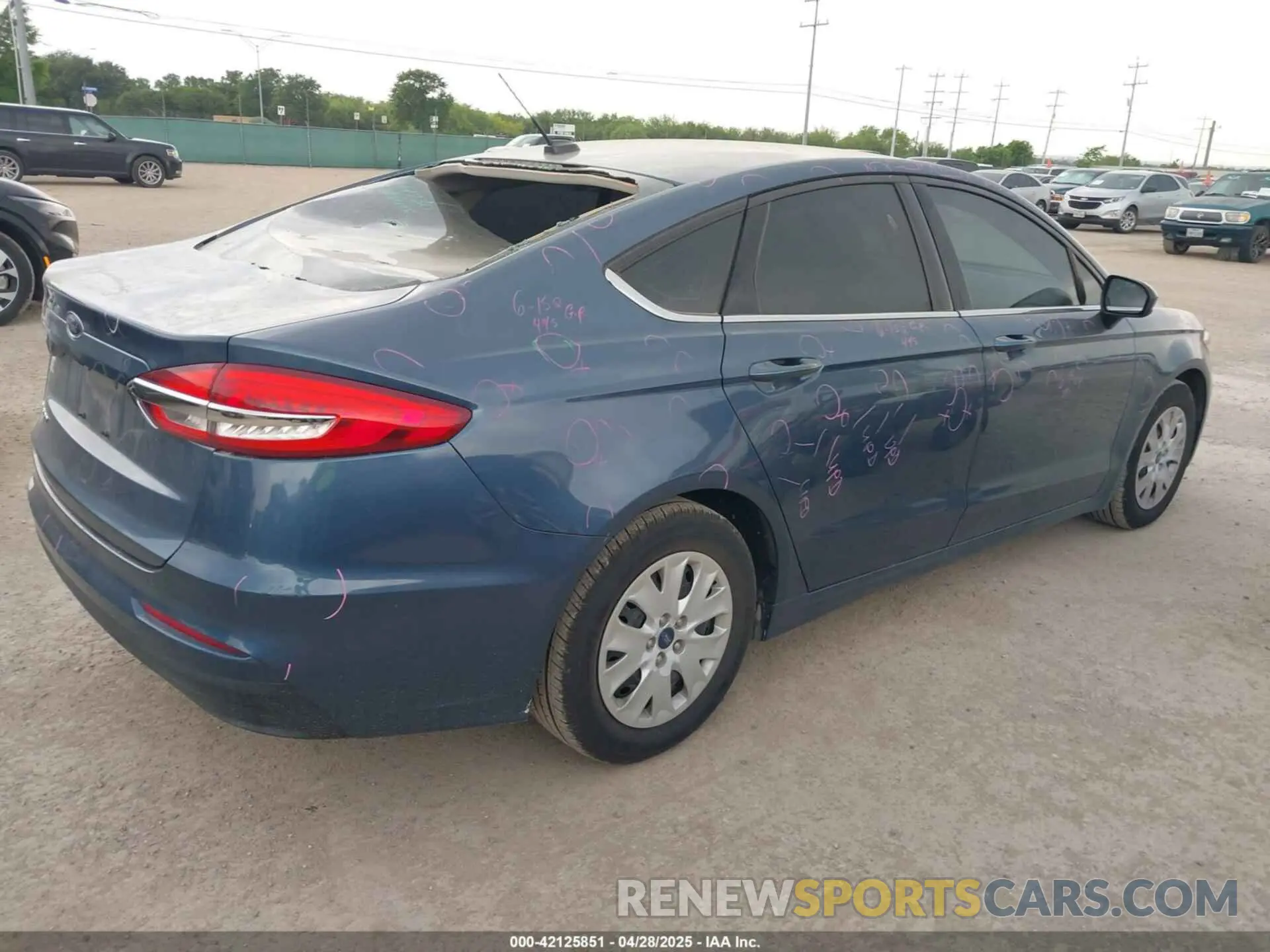 4 fotografías del automóvil dañado 3FA6P0G79KR148004 FORD FUSION 2019