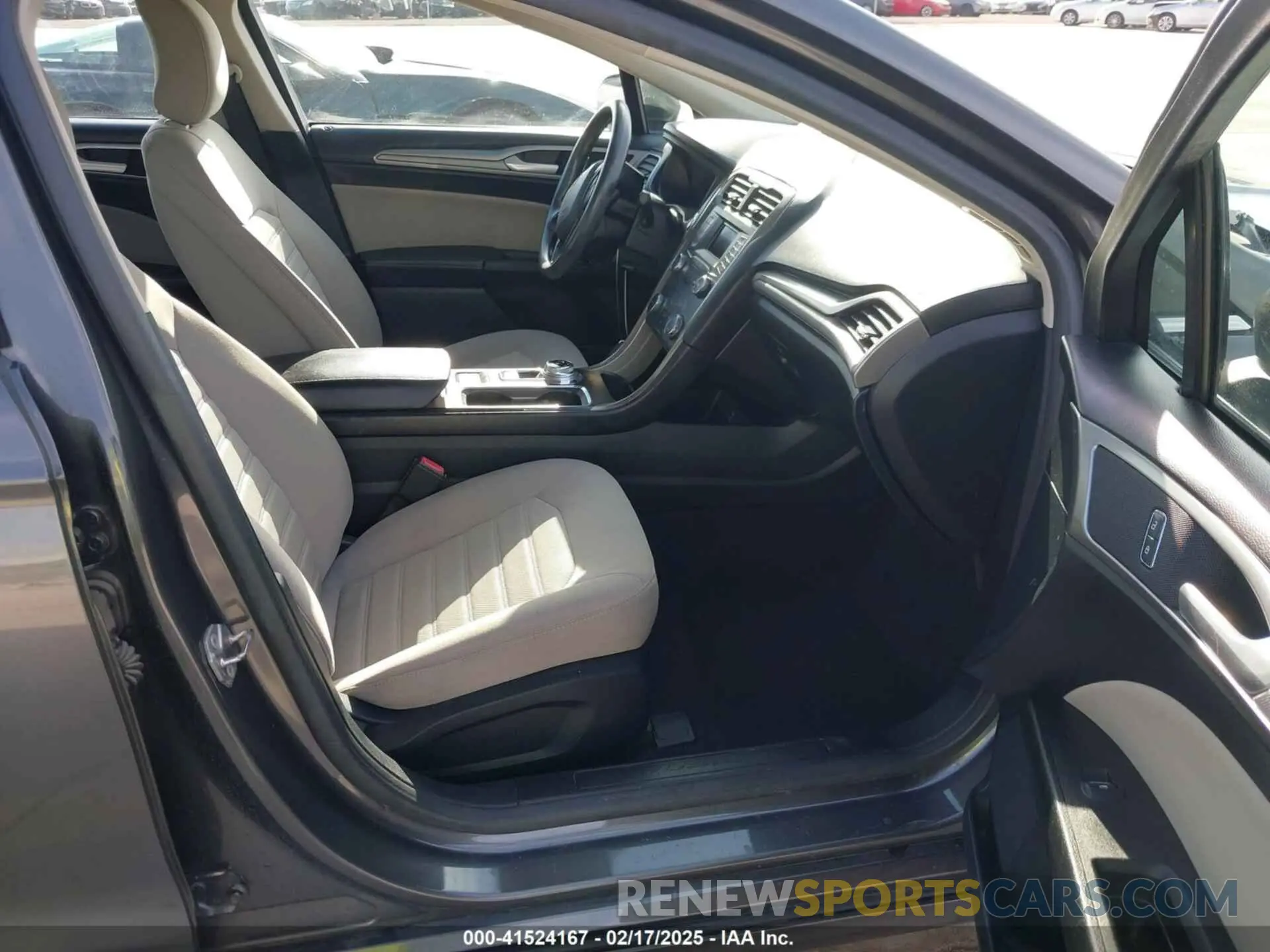 5 fotografías del automóvil dañado 3FA6P0G79KR283029 FORD FUSION 2019