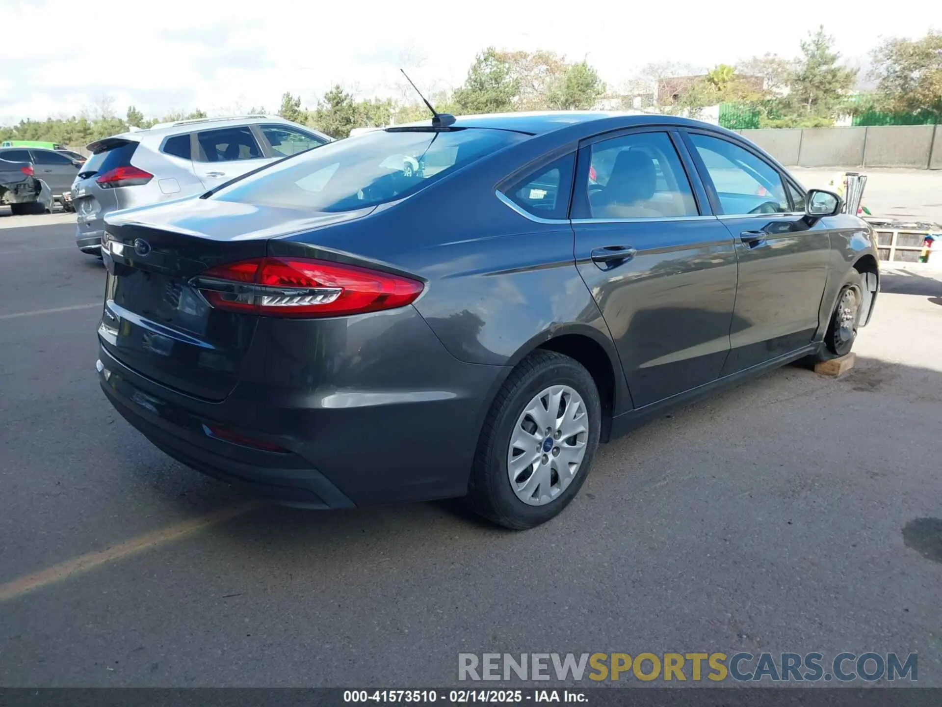 4 fotografías del automóvil dañado 3FA6P0G7XKR232512 FORD FUSION 2019
