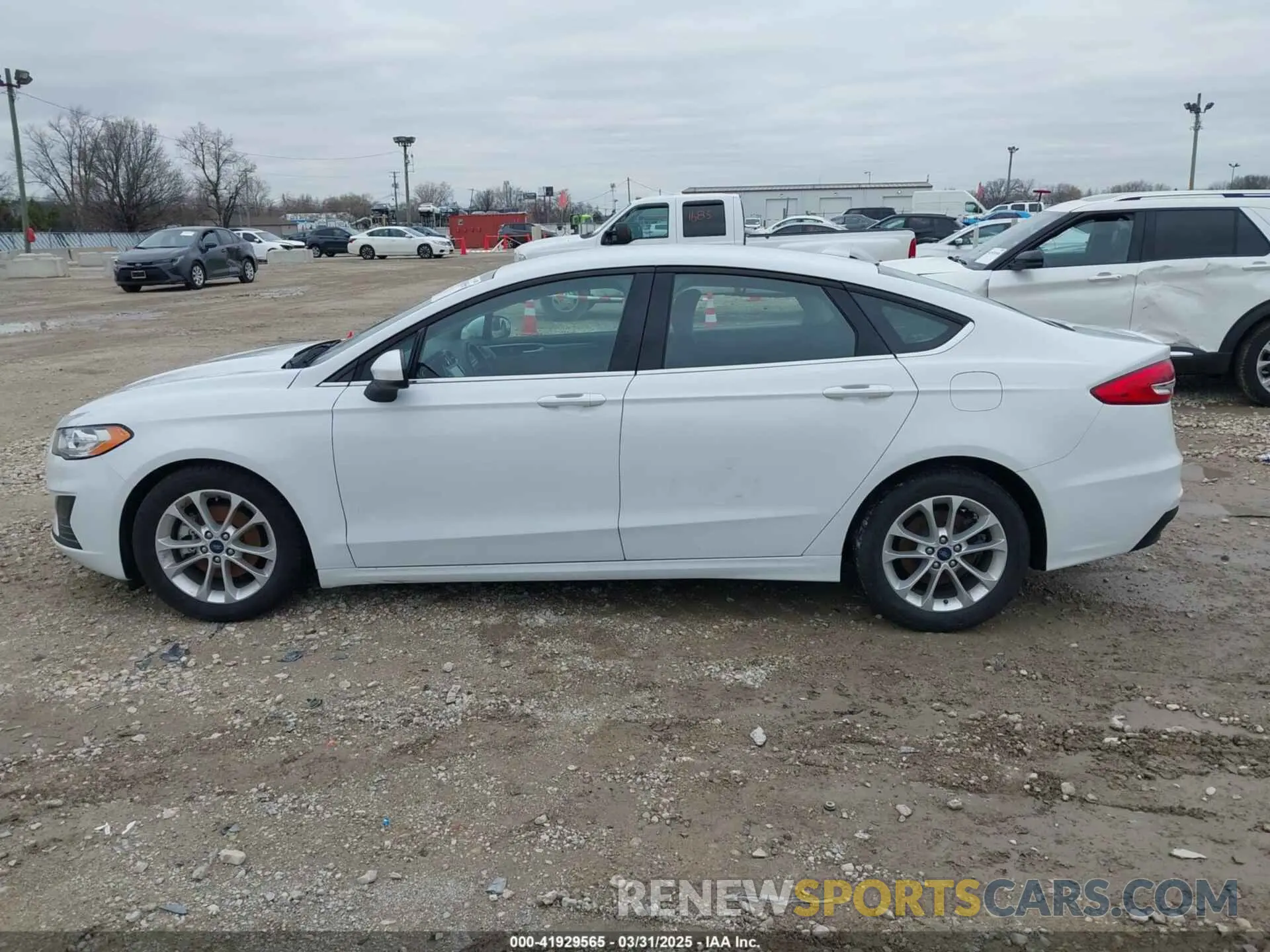 14 fotografías del automóvil dañado 3FA6P0H74KR278299 FORD FUSION 2019