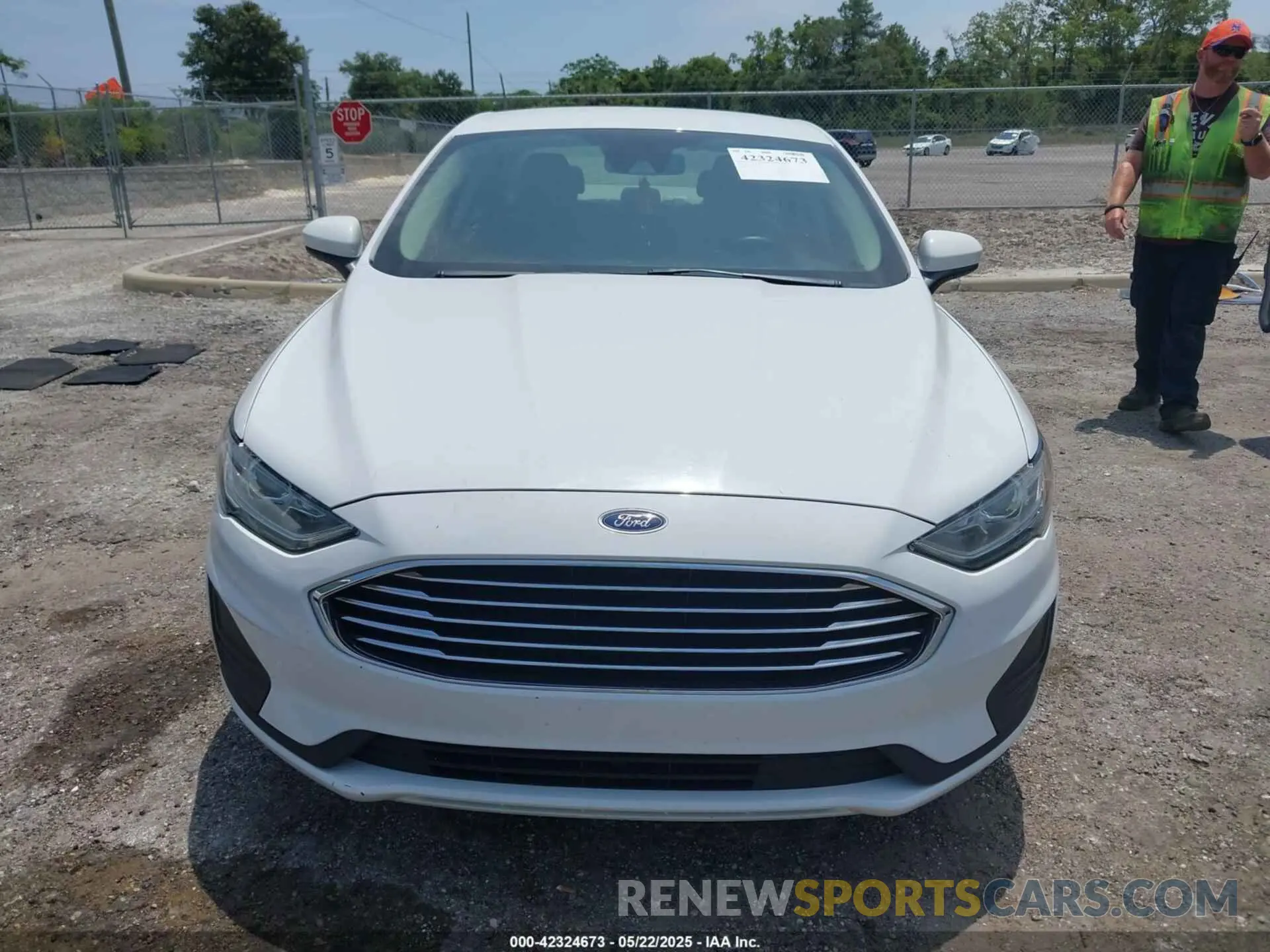 12 fotografías del automóvil dañado 3FA6P0HD0KR145819 FORD FUSION 2019