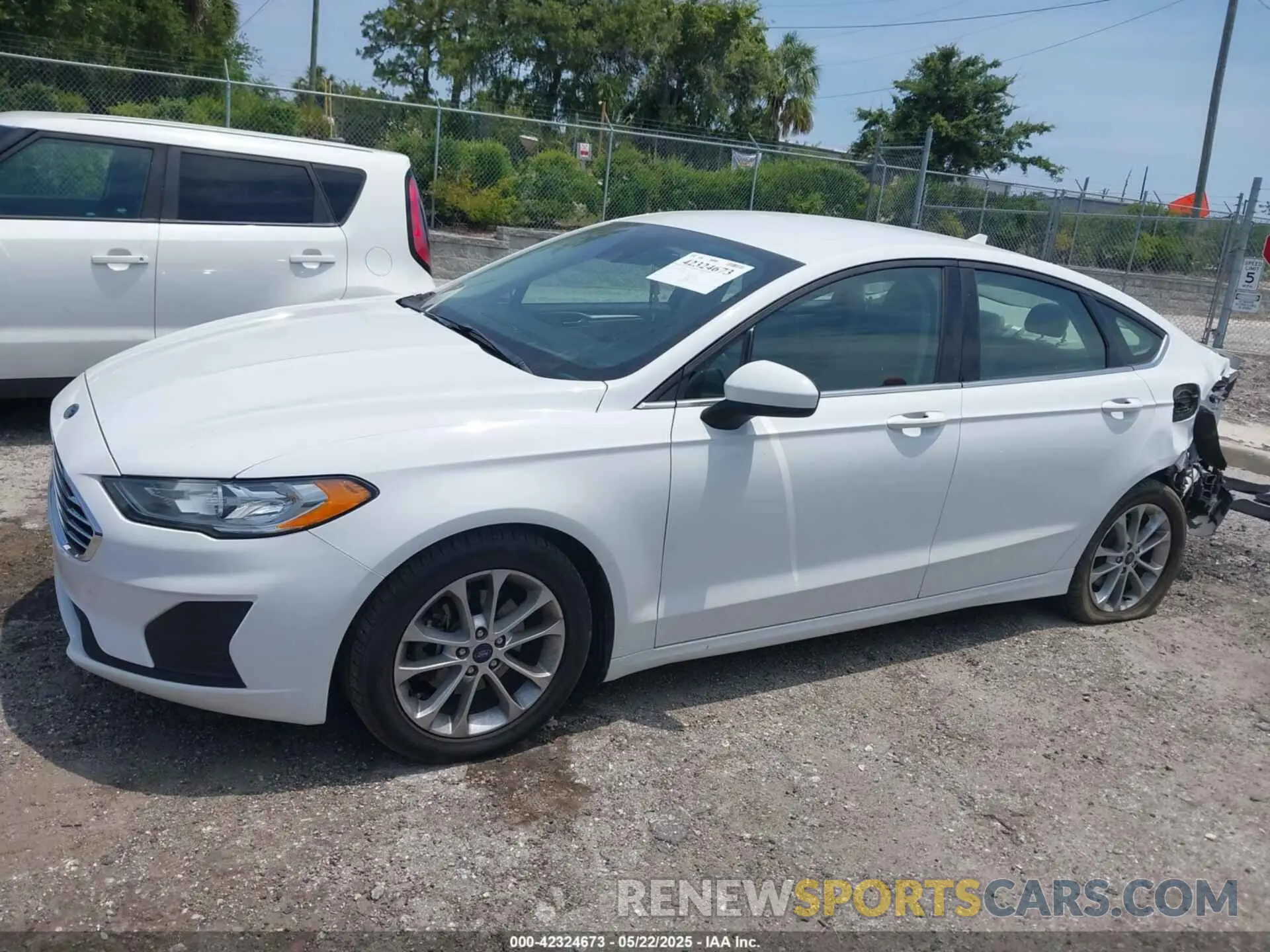 14 fotografías del automóvil dañado 3FA6P0HD0KR145819 FORD FUSION 2019