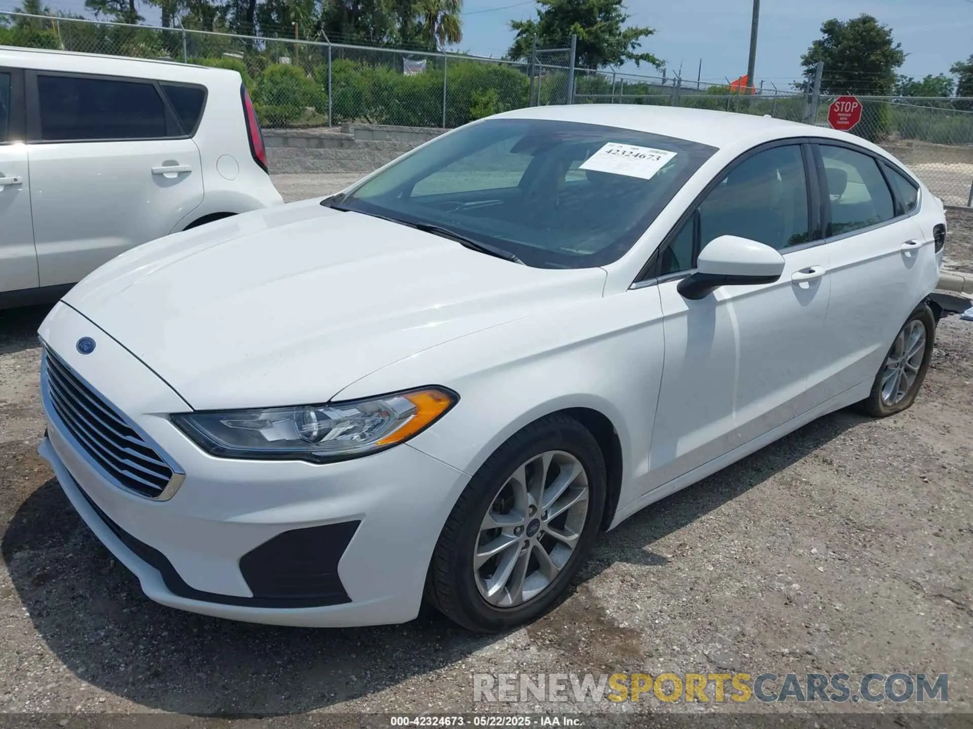 2 fotografías del automóvil dañado 3FA6P0HD0KR145819 FORD FUSION 2019