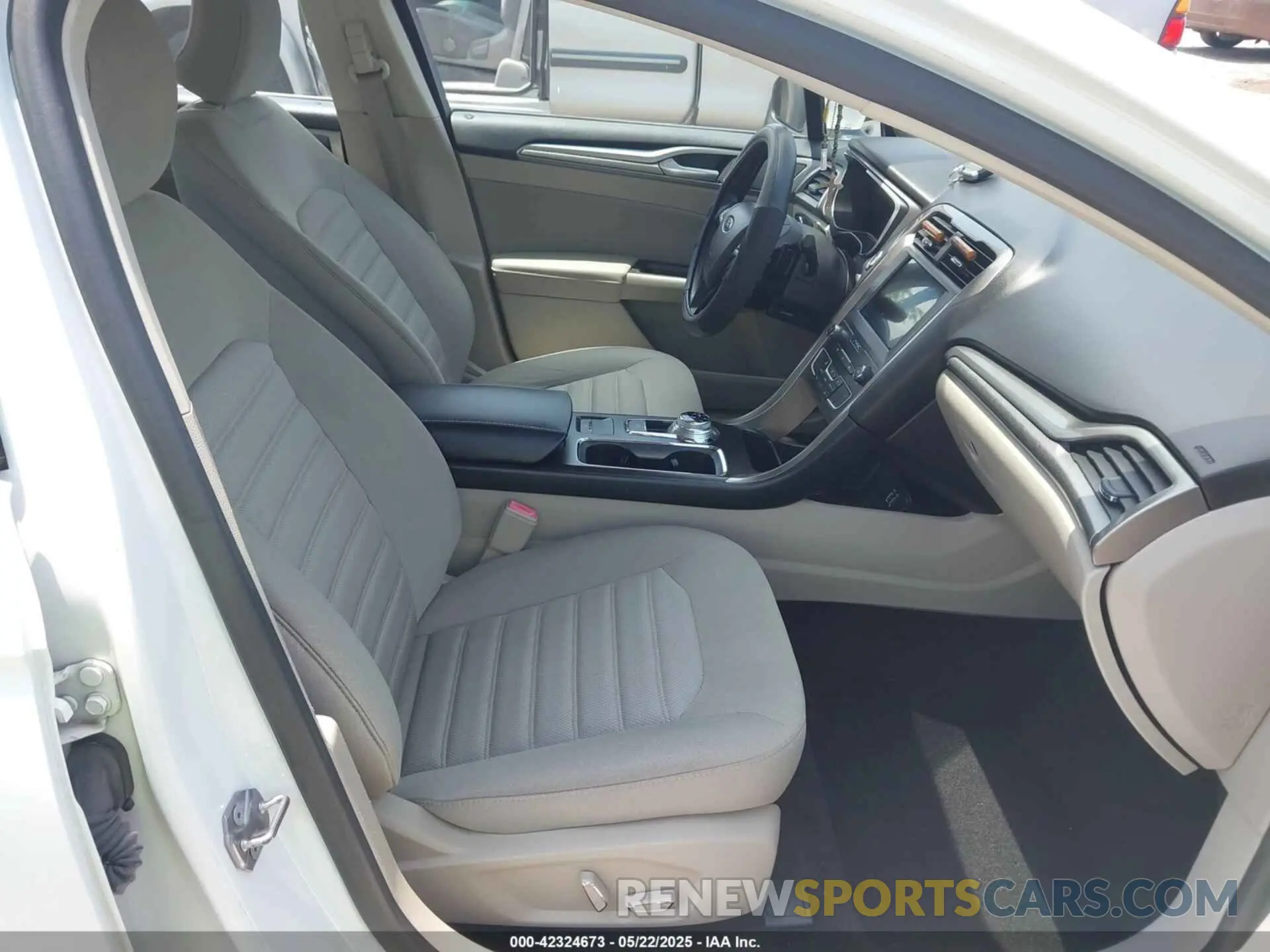 5 fotografías del automóvil dañado 3FA6P0HD0KR145819 FORD FUSION 2019
