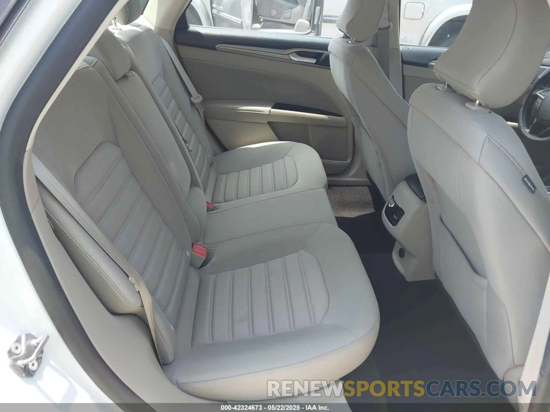 8 fotografías del automóvil dañado 3FA6P0HD0KR145819 FORD FUSION 2019