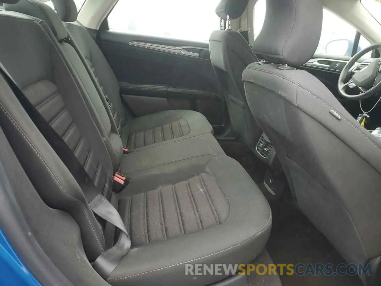 10 fotografías del automóvil dañado 3FA6P0HD0KR183602 FORD FUSION 2019