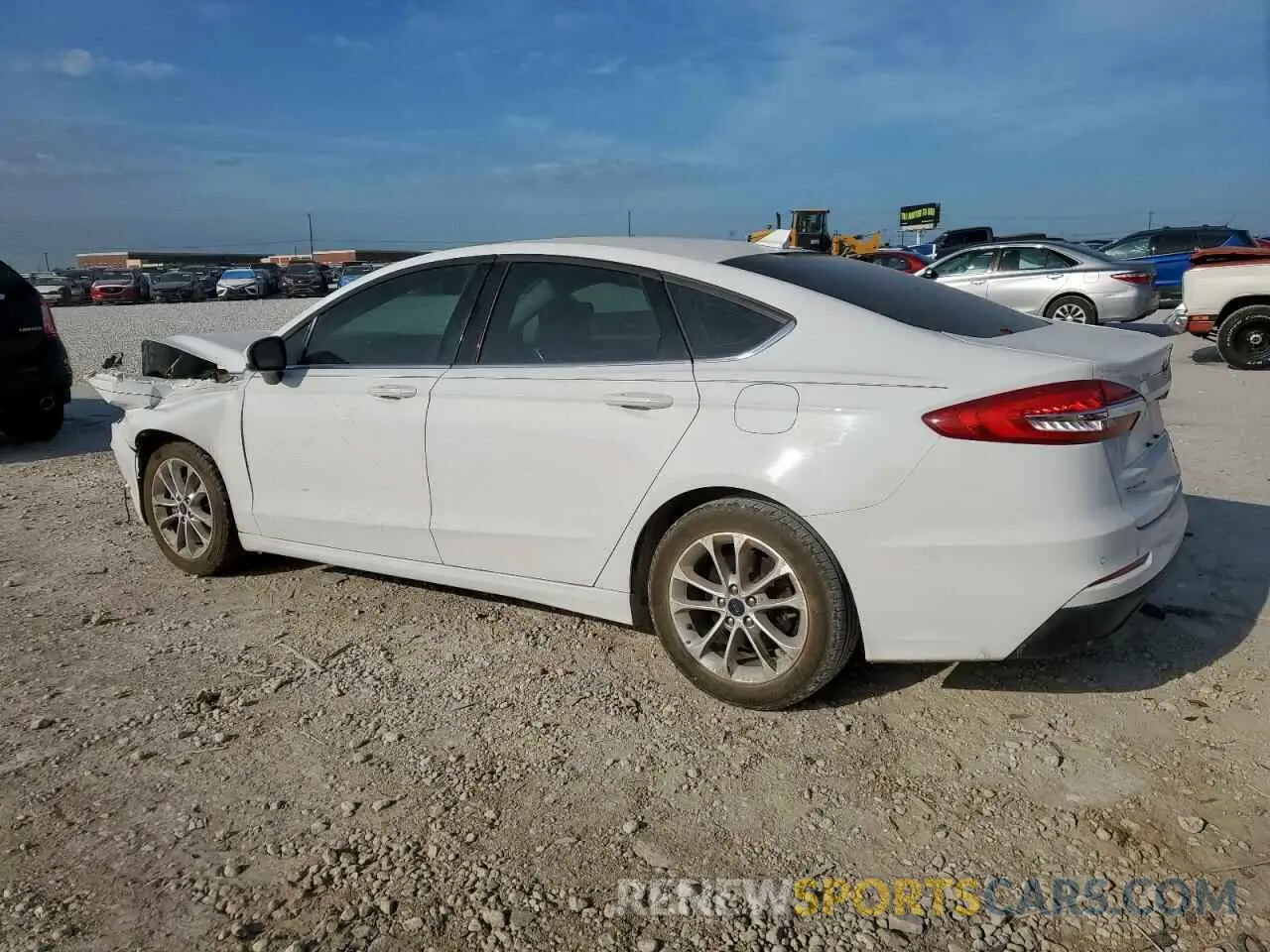 2 fotografías del automóvil dañado 3FA6P0HD0KR186189 FORD FUSION 2019
