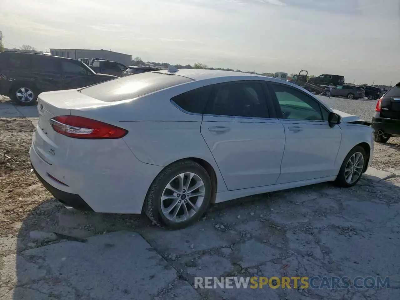 3 fotografías del automóvil dañado 3FA6P0HD0KR186189 FORD FUSION 2019