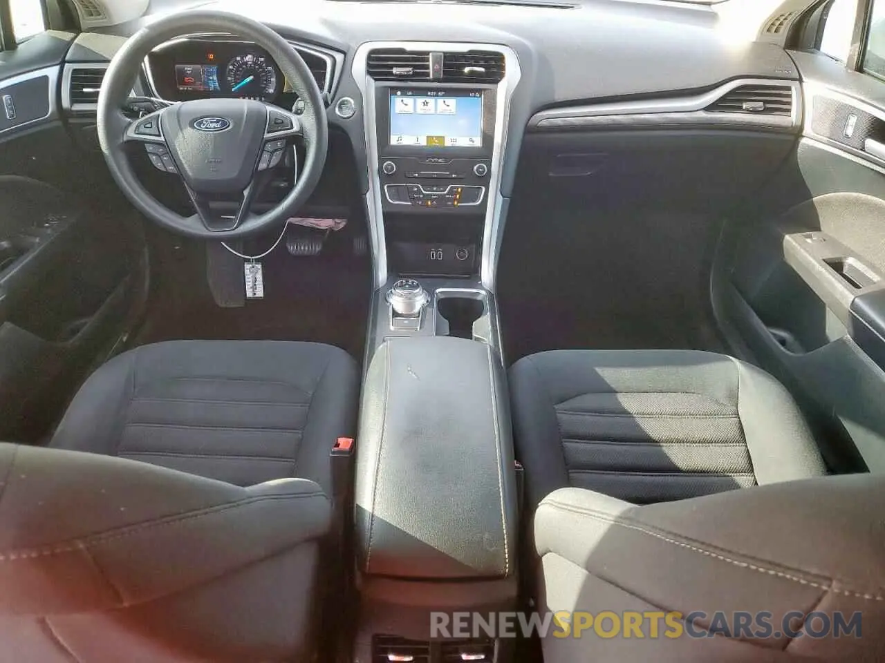 8 fotografías del automóvil dañado 3FA6P0HD0KR186189 FORD FUSION 2019