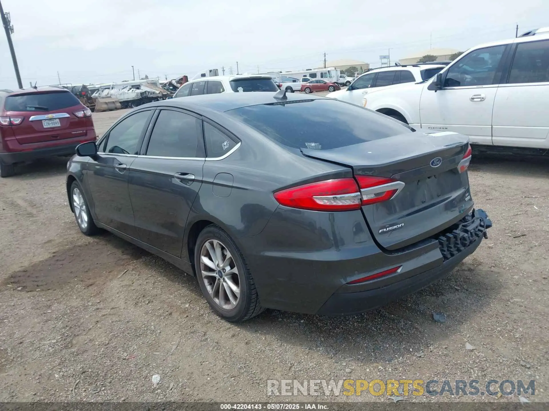 3 fotografías del automóvil dañado 3FA6P0HD1KR170552 FORD FUSION 2019