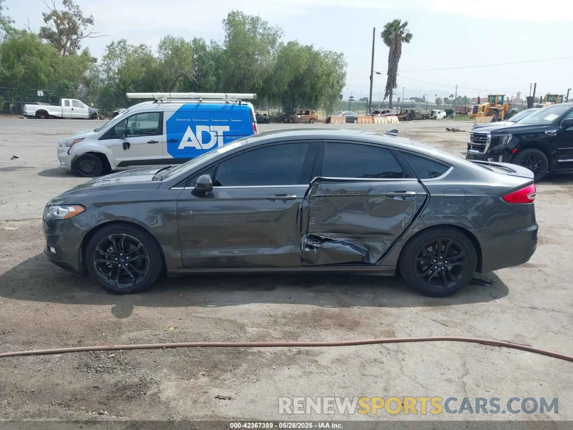 14 fotografías del automóvil dañado 3FA6P0HD1KR177114 FORD FUSION 2019