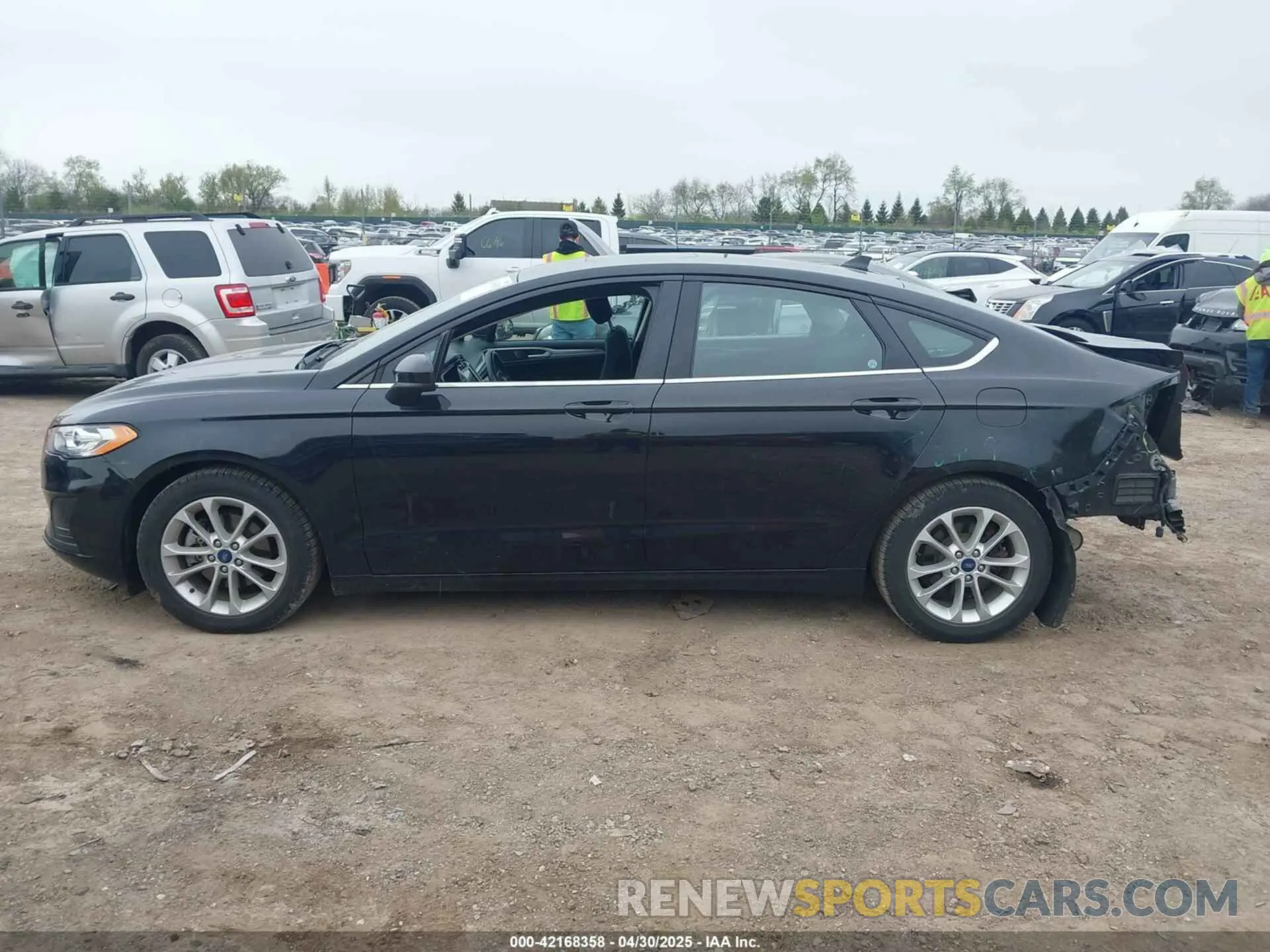 14 fotografías del automóvil dañado 3FA6P0HD1KR195421 FORD FUSION 2019