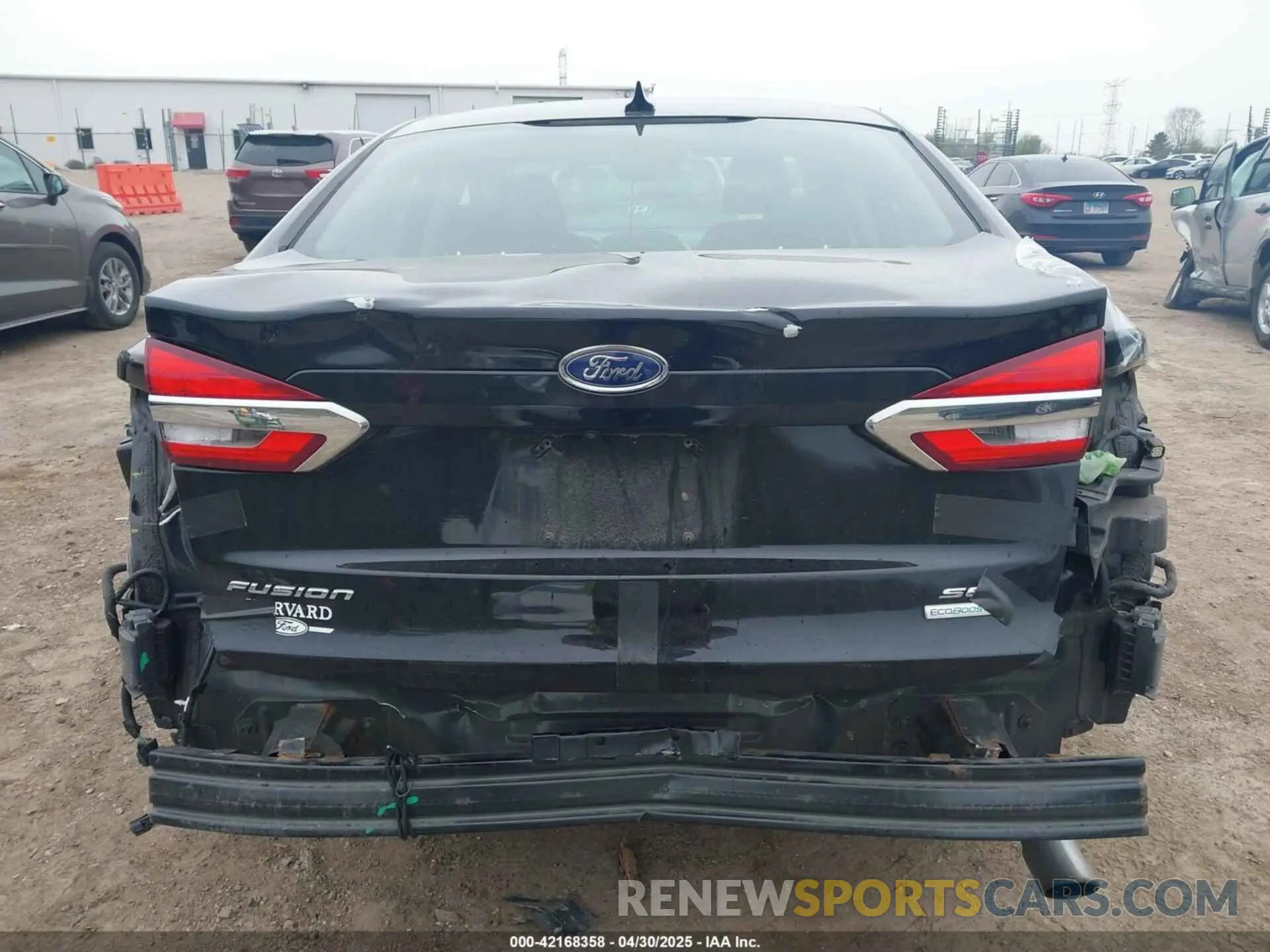 16 fotografías del automóvil dañado 3FA6P0HD1KR195421 FORD FUSION 2019