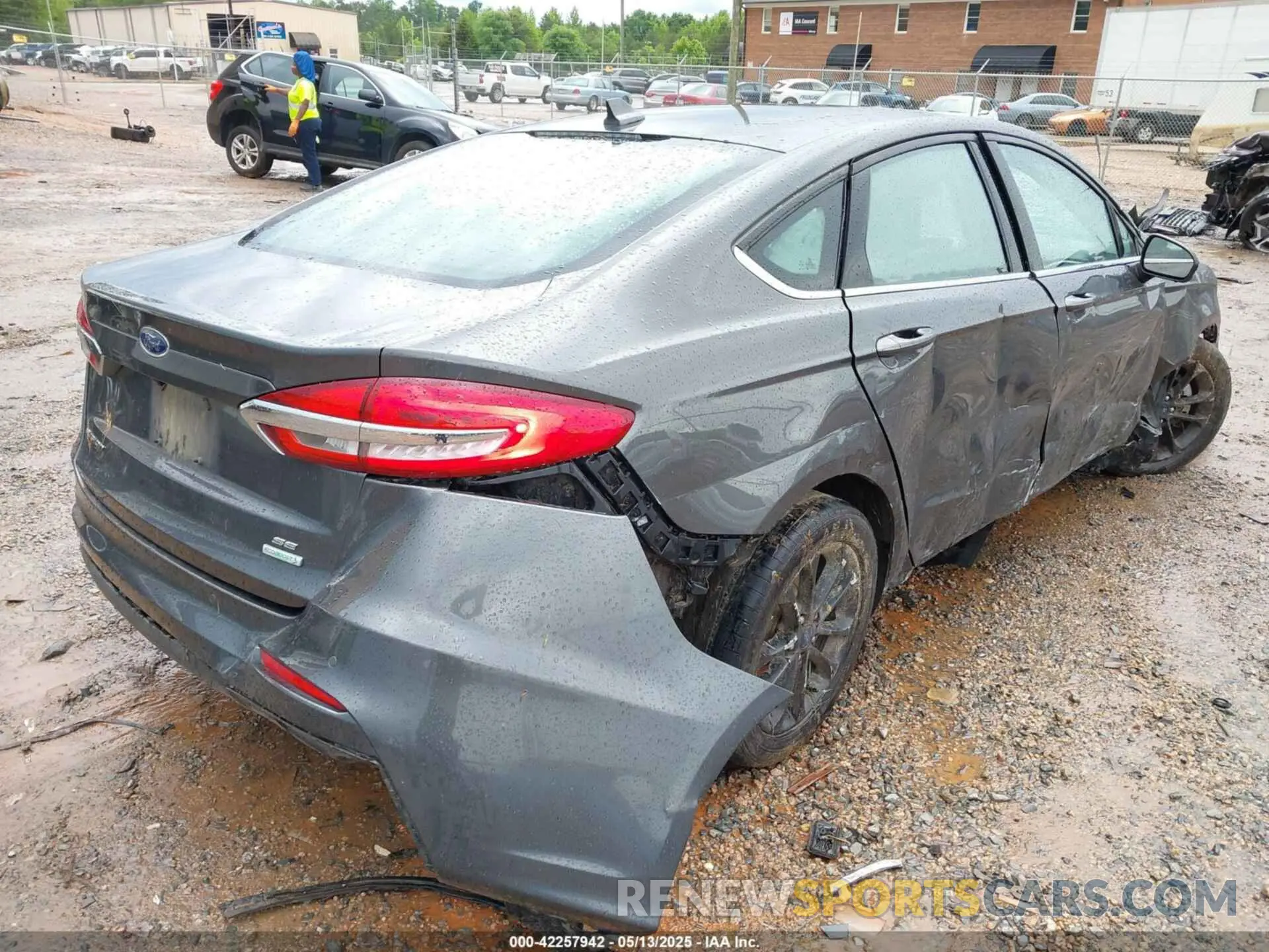 4 fotografías del automóvil dañado 3FA6P0HD1KR285572 FORD FUSION 2019