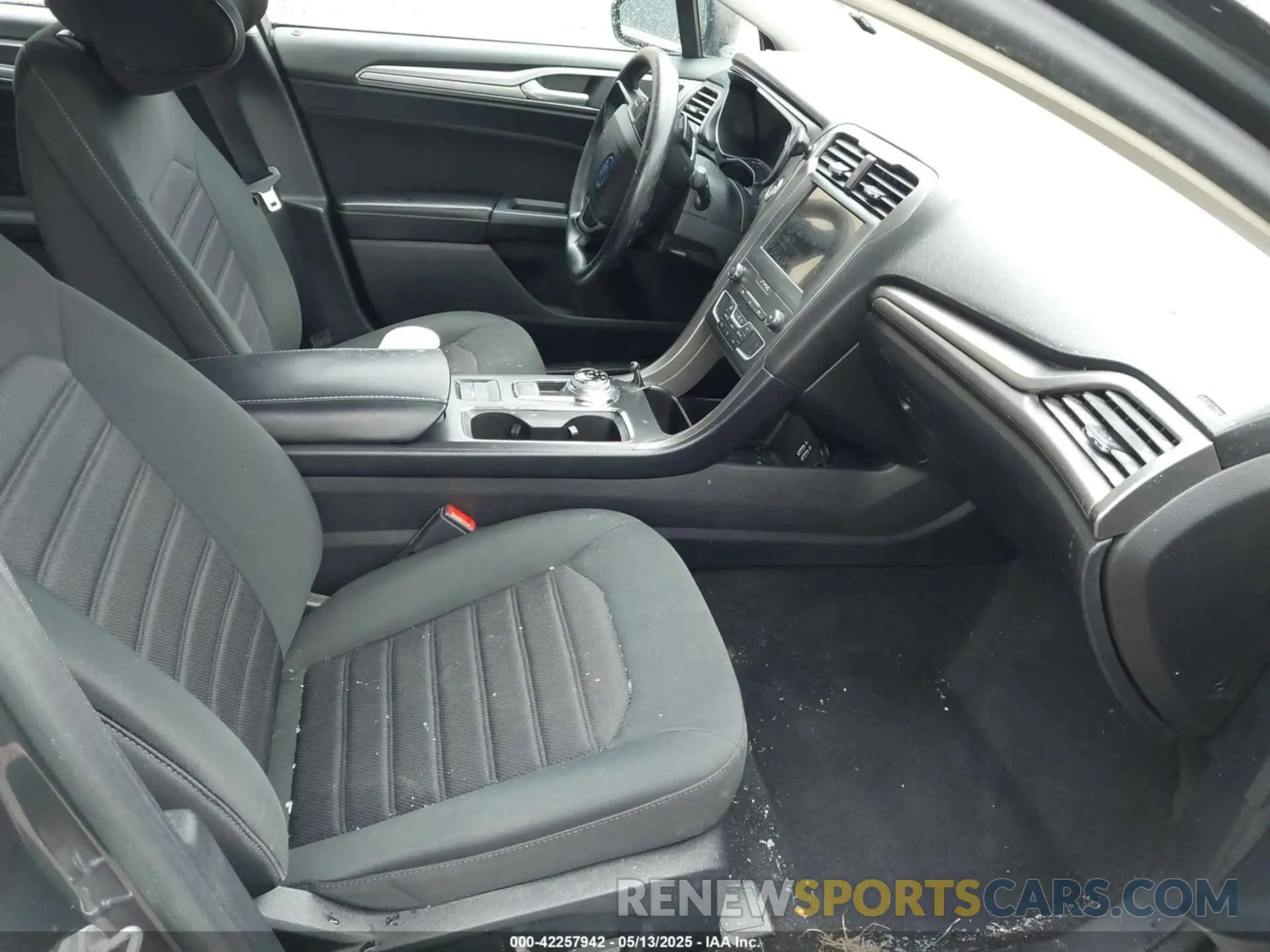 5 fotografías del automóvil dañado 3FA6P0HD1KR285572 FORD FUSION 2019