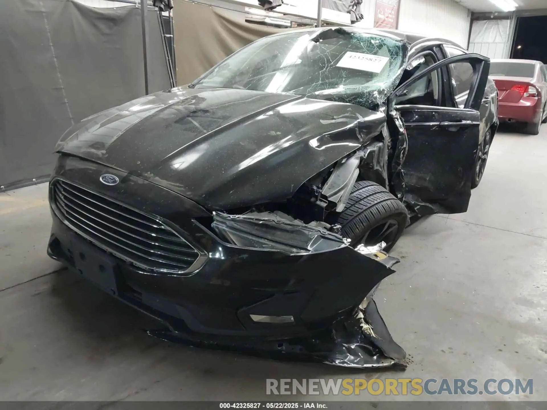 2 fotografías del automóvil dañado 3FA6P0HD2KR133879 FORD FUSION 2019