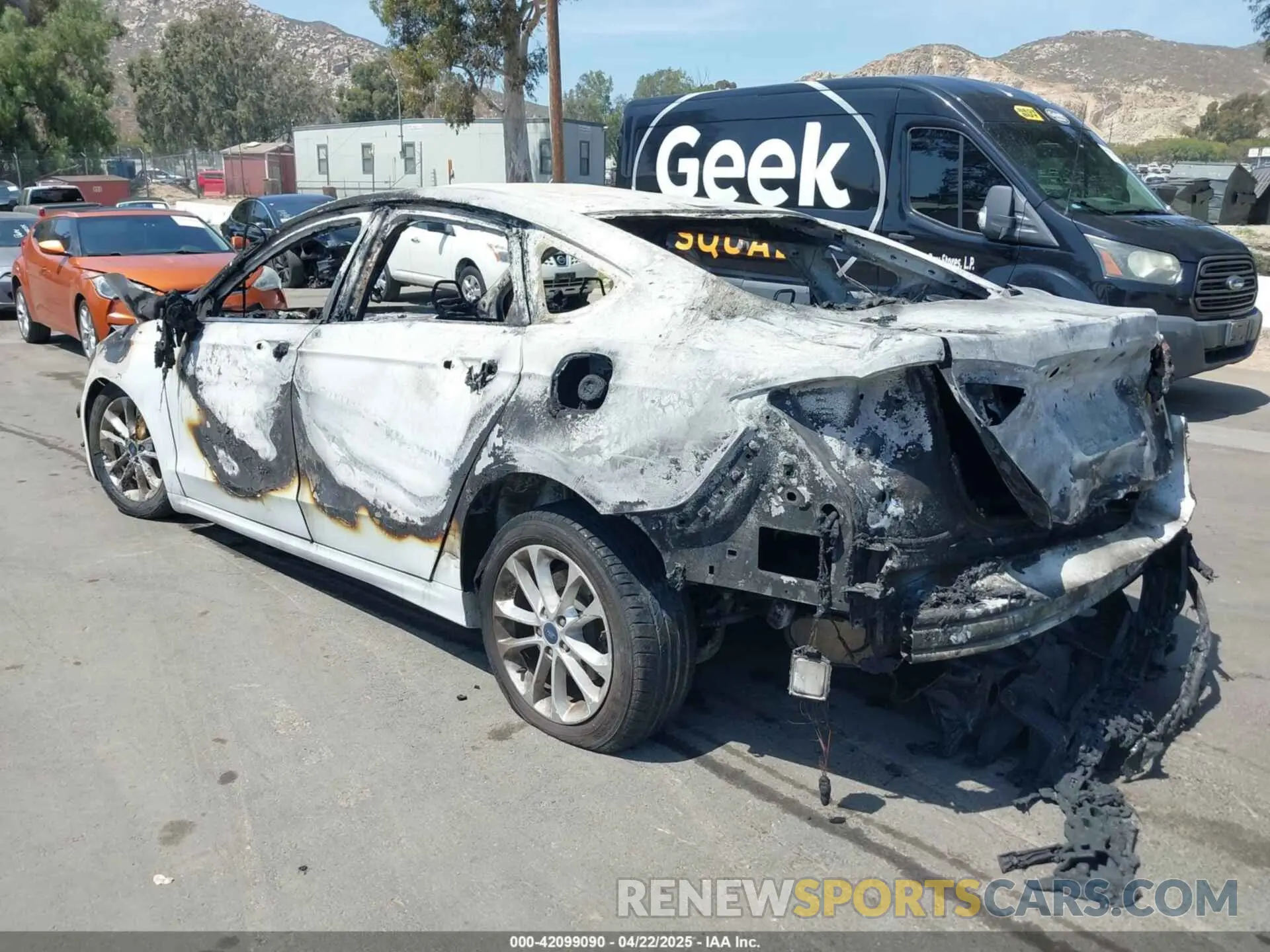 3 fotografías del automóvil dañado 3FA6P0HD2KR151184 FORD FUSION 2019