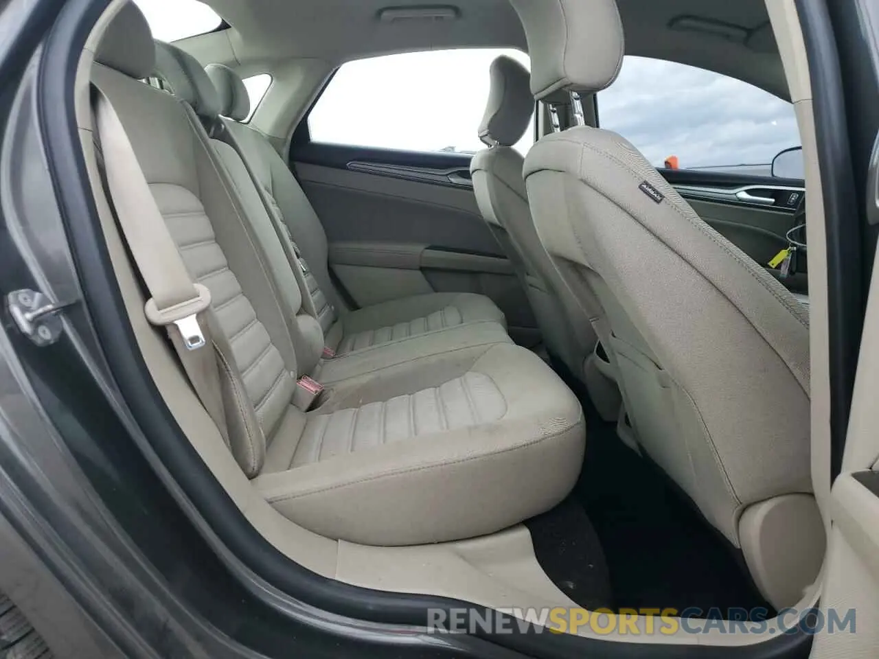 10 fotografías del automóvil dañado 3FA6P0HD2KR203476 FORD FUSION 2019