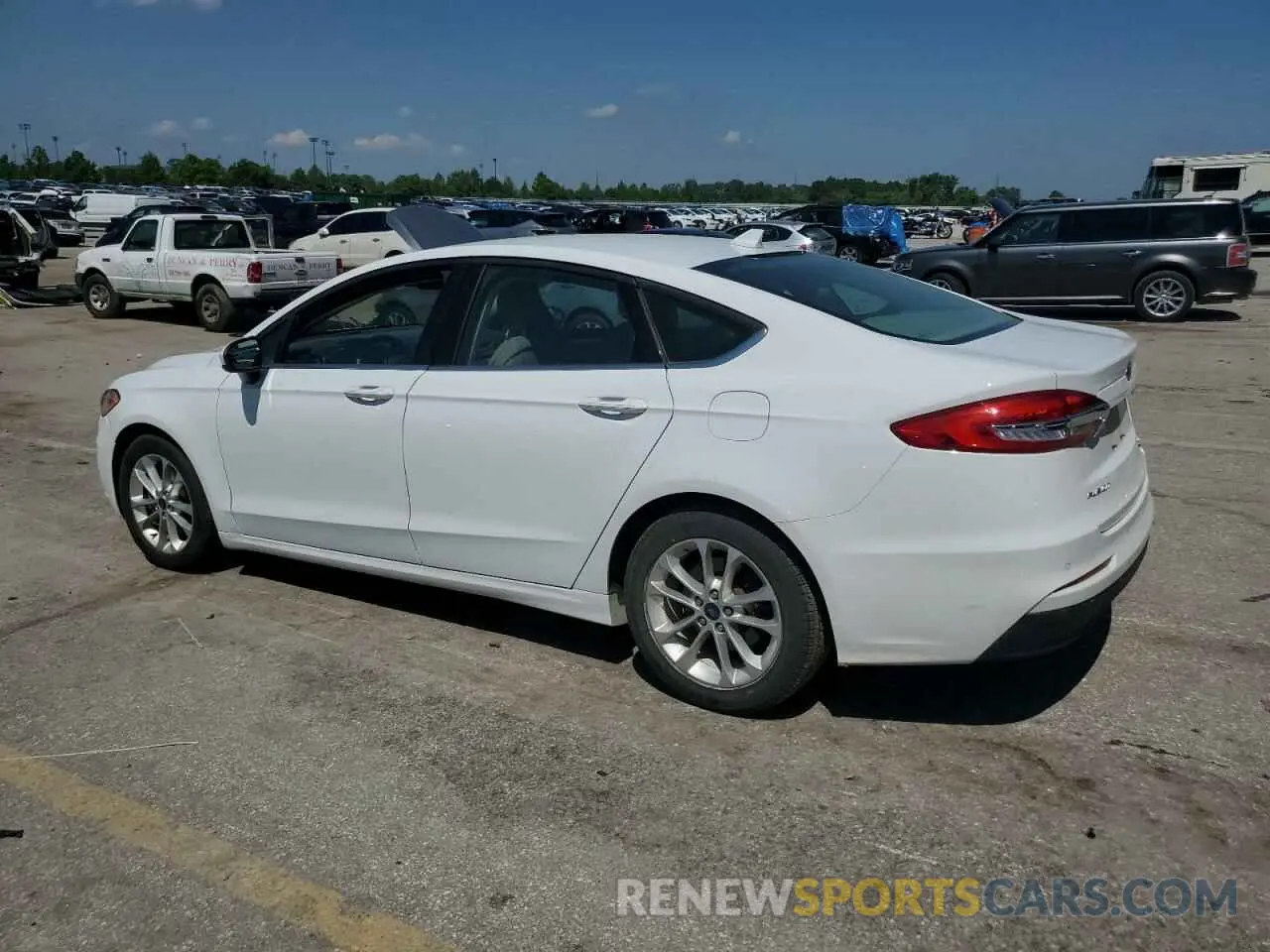 2 fotografías del automóvil dañado 3FA6P0HD3KR148343 FORD FUSION 2019