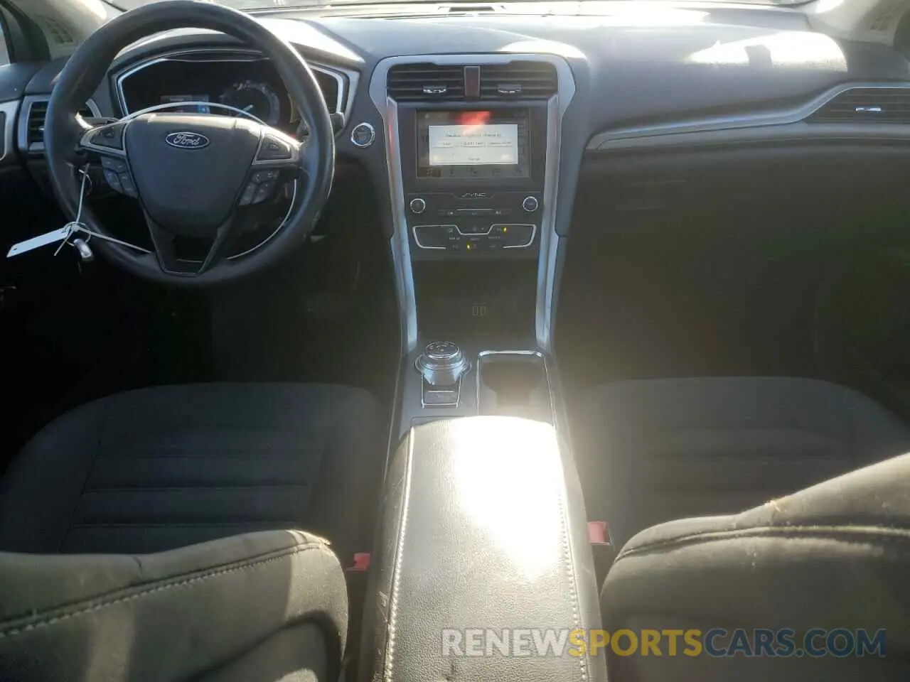 8 fotografías del automóvil dañado 3FA6P0HD3KR195016 FORD FUSION 2019