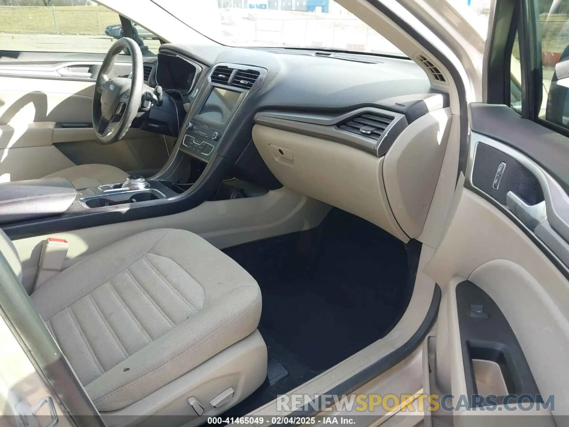 5 fotografías del automóvil dañado 3FA6P0HD3KR212008 FORD FUSION 2019