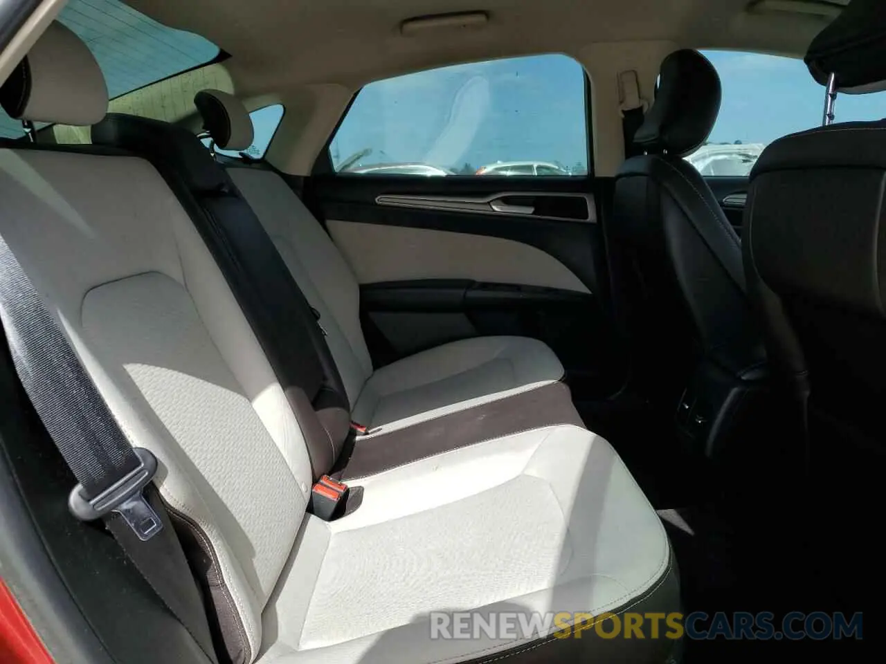 10 fotografías del automóvil dañado 3FA6P0HD3KR213658 FORD FUSION 2019