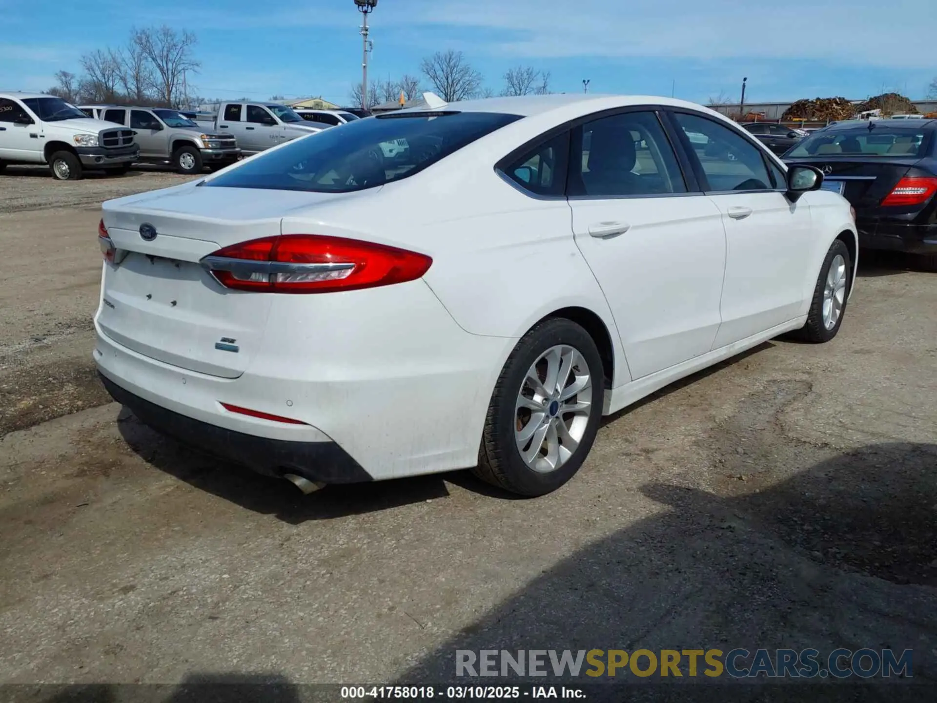 4 fotografías del automóvil dañado 3FA6P0HD3KR215491 FORD FUSION 2019