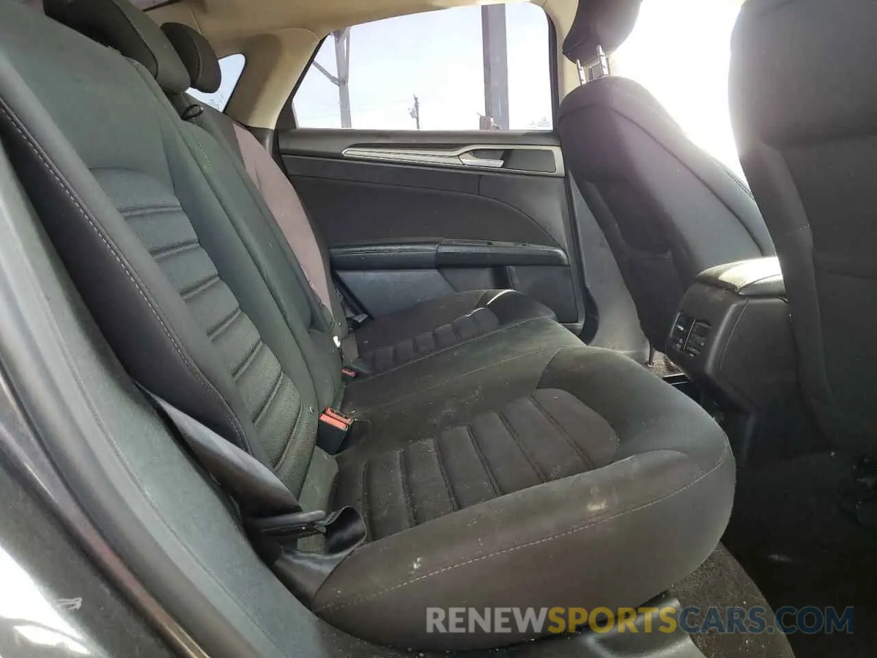 10 fotografías del automóvil dañado 3FA6P0HD3KR216351 FORD FUSION 2019