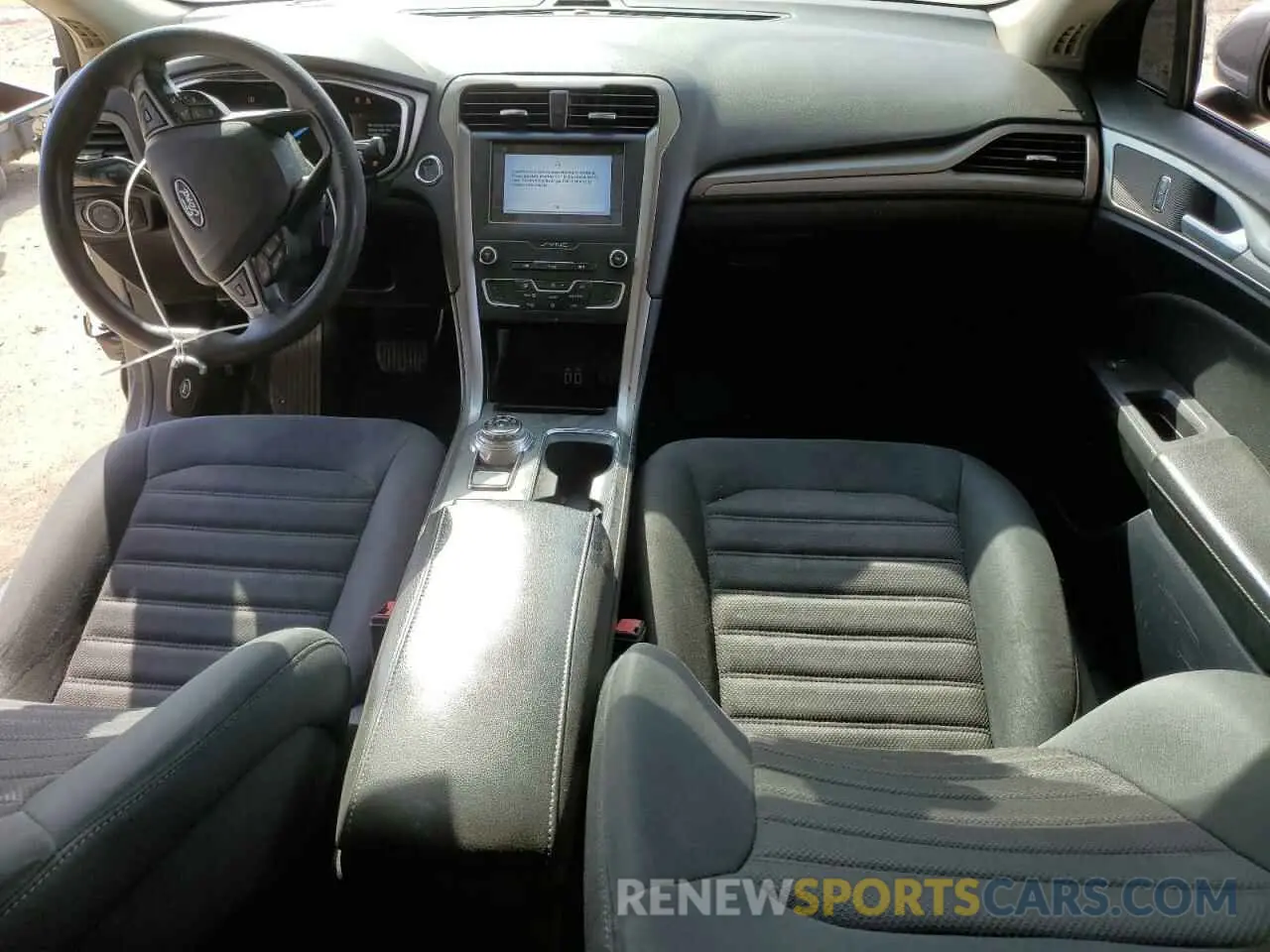 8 fotografías del automóvil dañado 3FA6P0HD3KR216351 FORD FUSION 2019