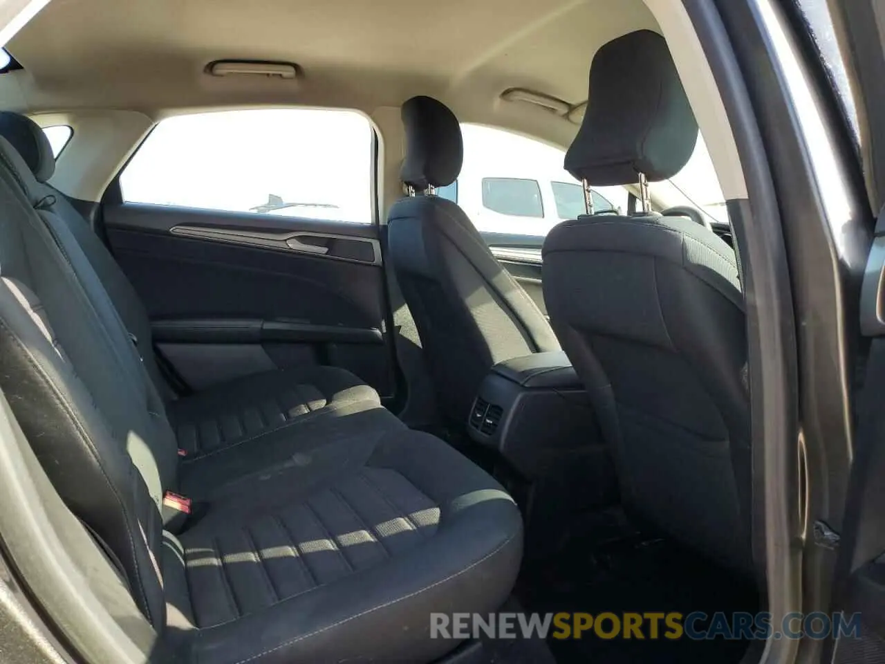 10 fotografías del automóvil dañado 3FA6P0HD3KR231514 FORD FUSION 2019