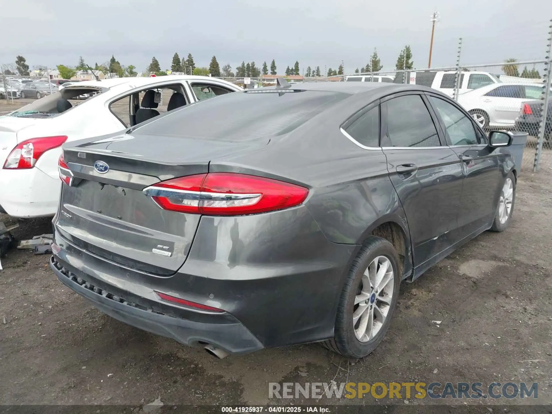 4 fotografías del automóvil dañado 3FA6P0HD3KR284679 FORD FUSION 2019