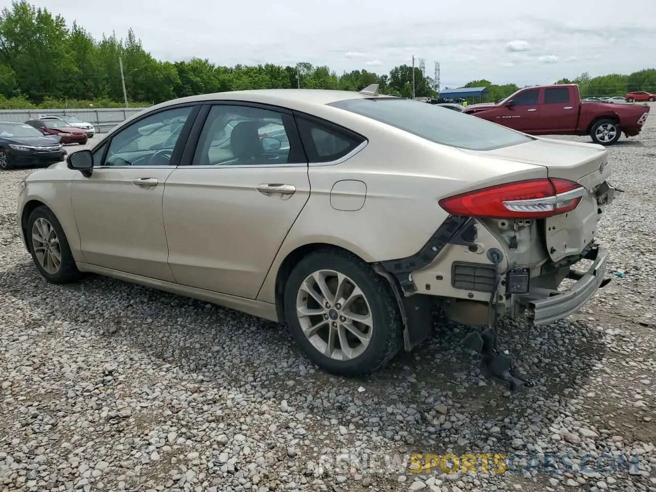 2 fotografías del automóvil dañado 3FA6P0HD4KR107719 FORD FUSION 2019