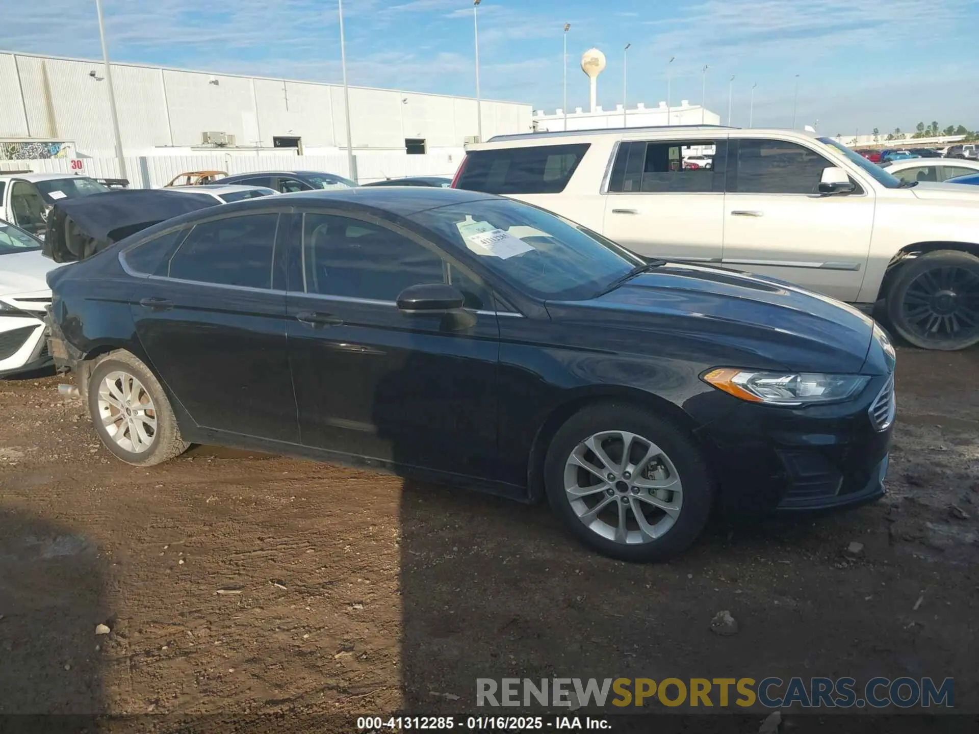 14 fotografías del automóvil dañado 3FA6P0HD4KR161117 FORD FUSION 2019