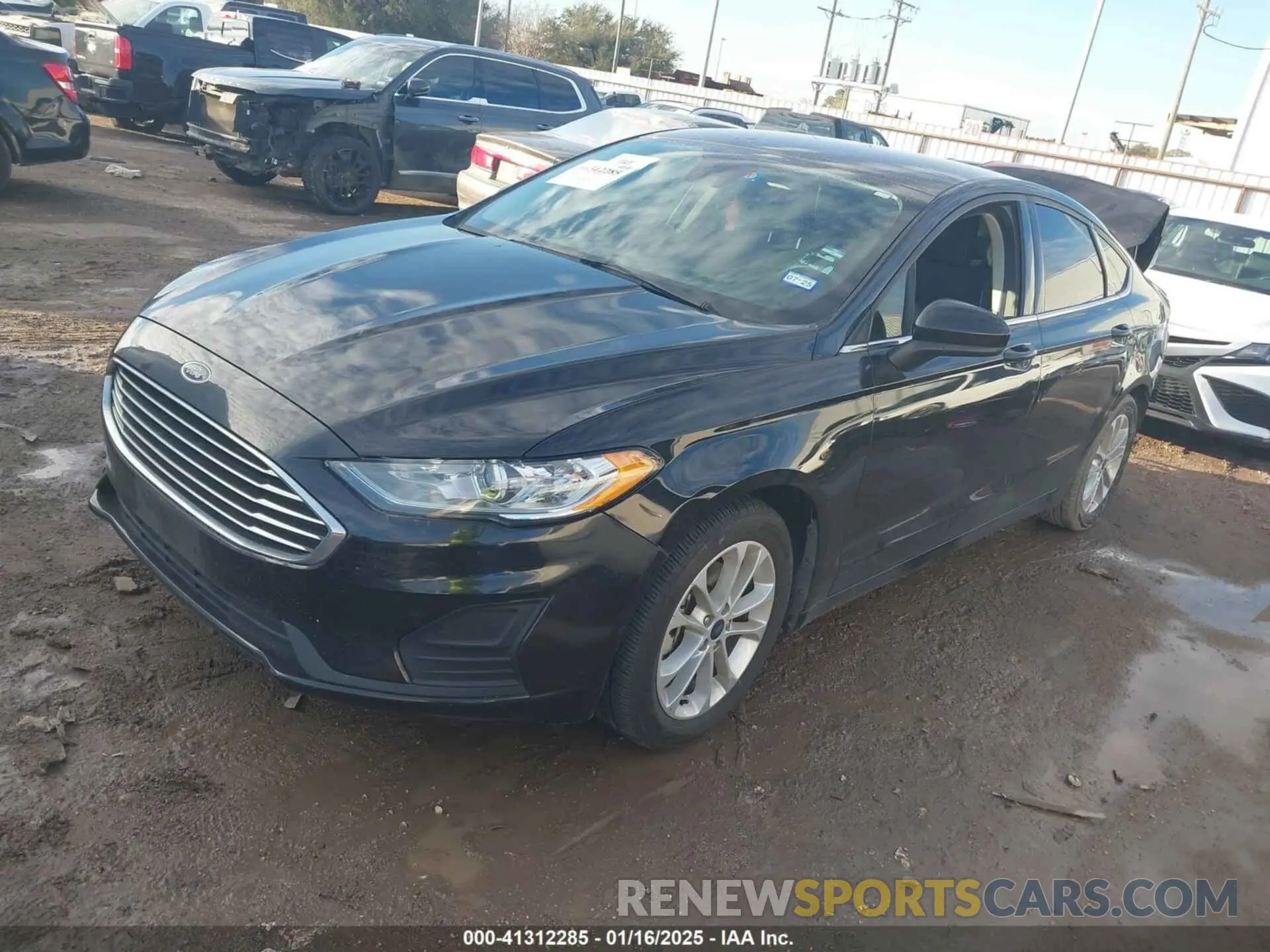 2 fotografías del automóvil dañado 3FA6P0HD4KR161117 FORD FUSION 2019